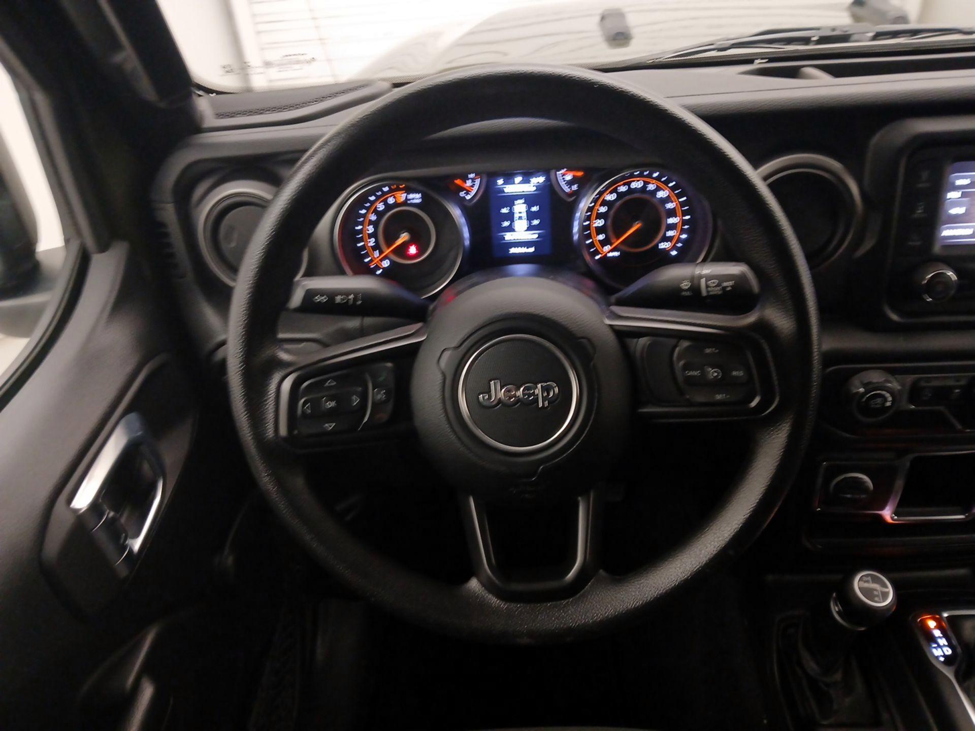 Thumbnail: 2021 Jeep Gladiator - 10