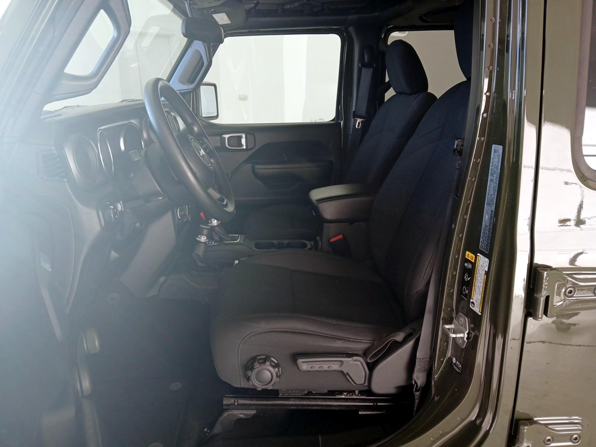 Thumbnail: 2021 Jeep Gladiator - 11