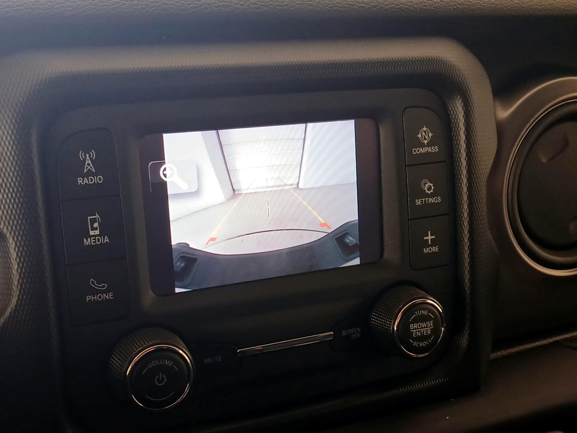 Thumbnail: 2021 Jeep Gladiator - 14