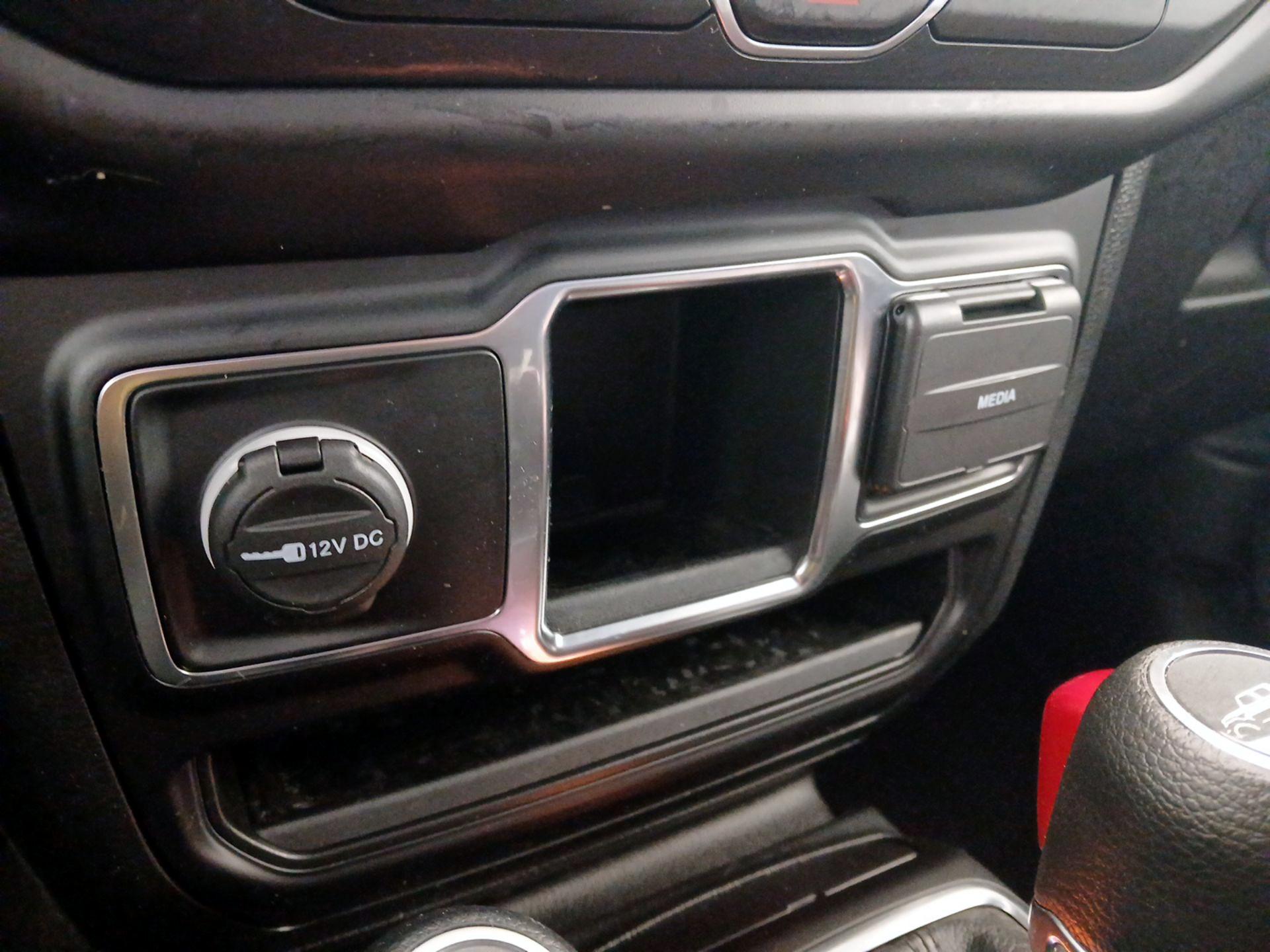 Thumbnail: 2021 Jeep Gladiator - 18