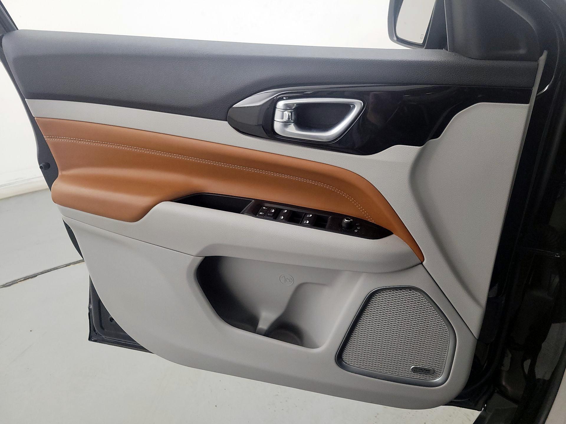 Thumbnail: 2022 Jeep Compass - 12