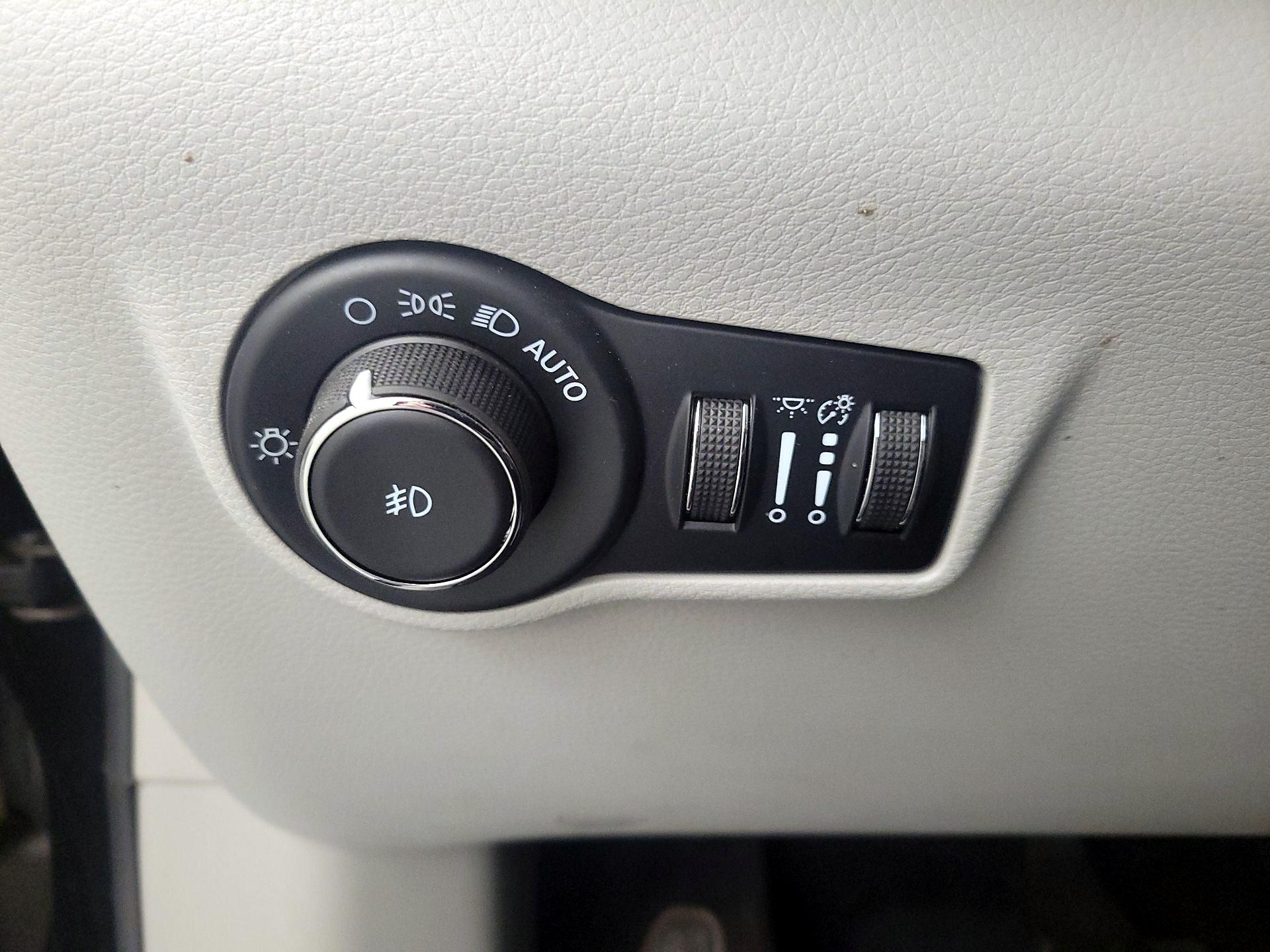 Thumbnail: 2022 Jeep Compass - 13