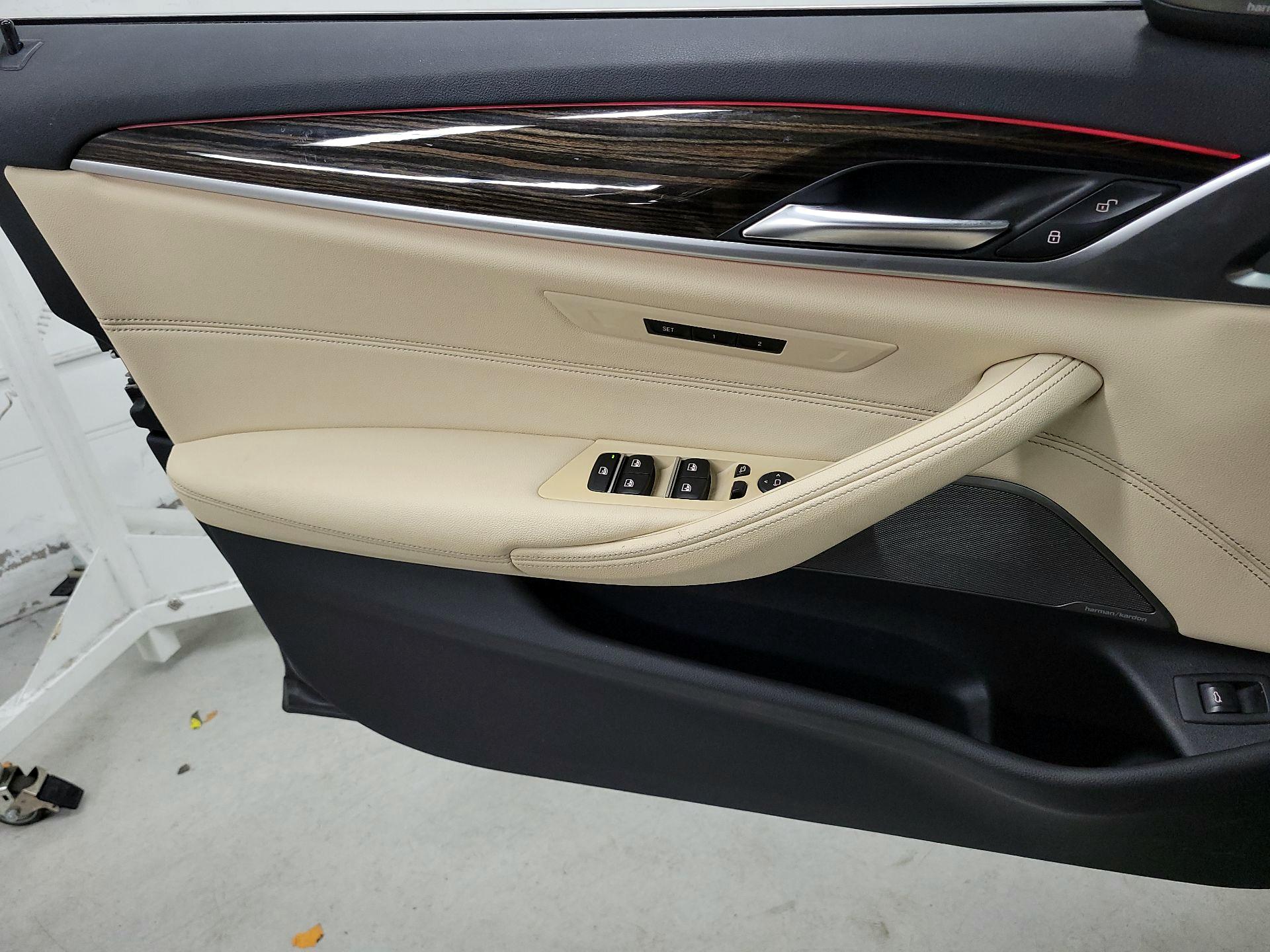 Thumbnail: 2023 BMW 5 Series - 10