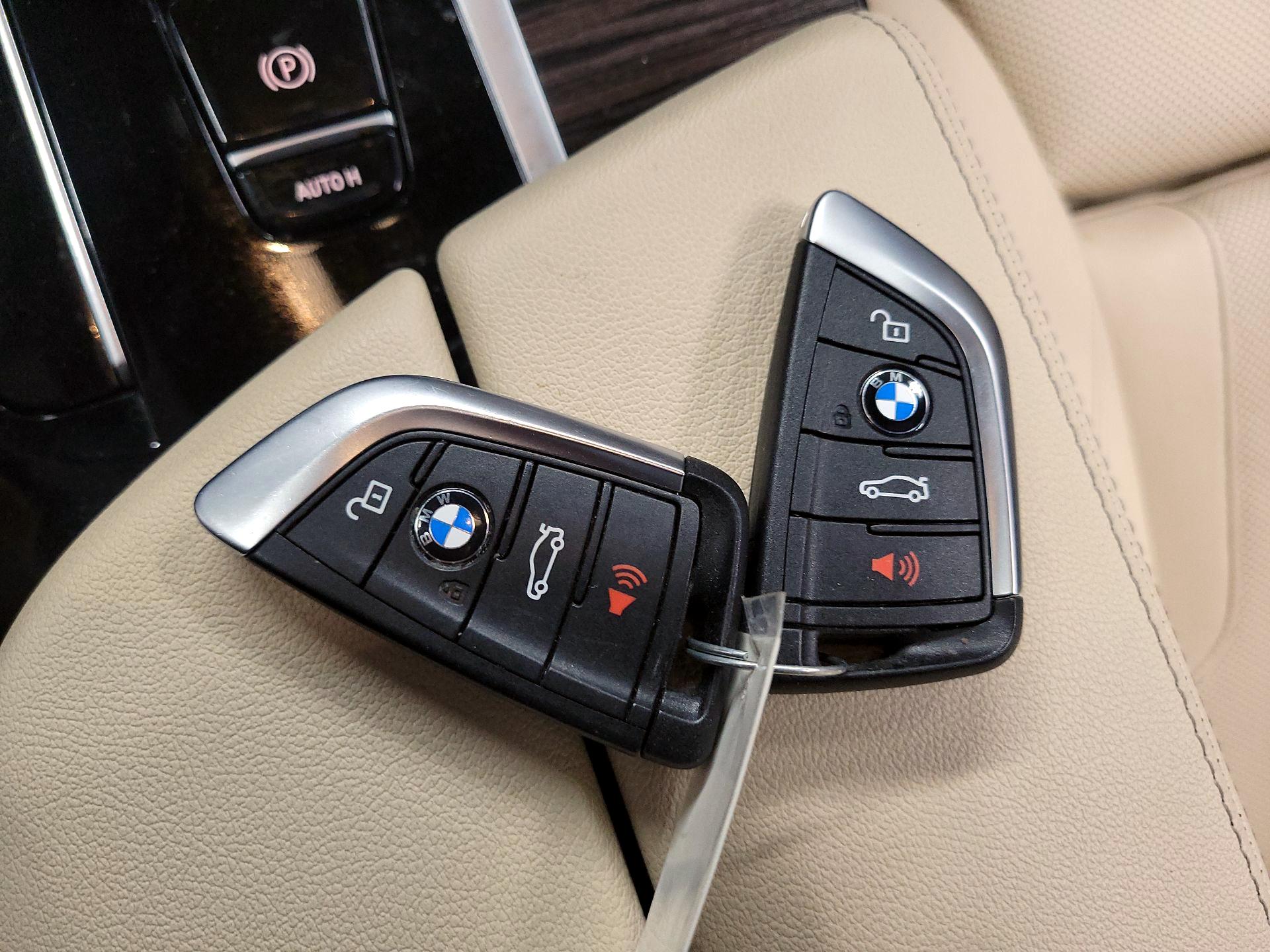 Thumbnail: 2023 BMW 5 Series - 18