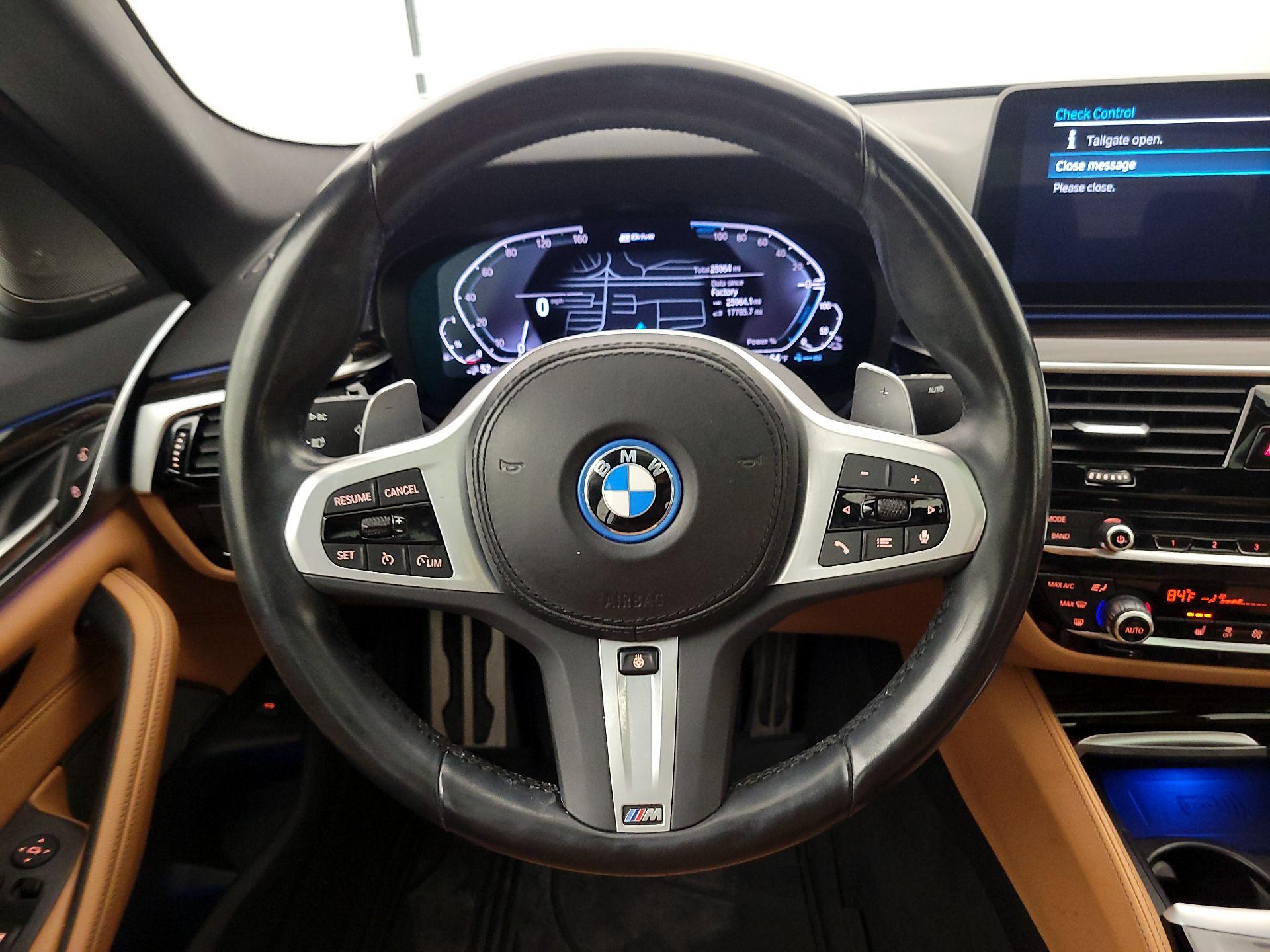 Thumbnail: 2023 BMW 5 Series - 10