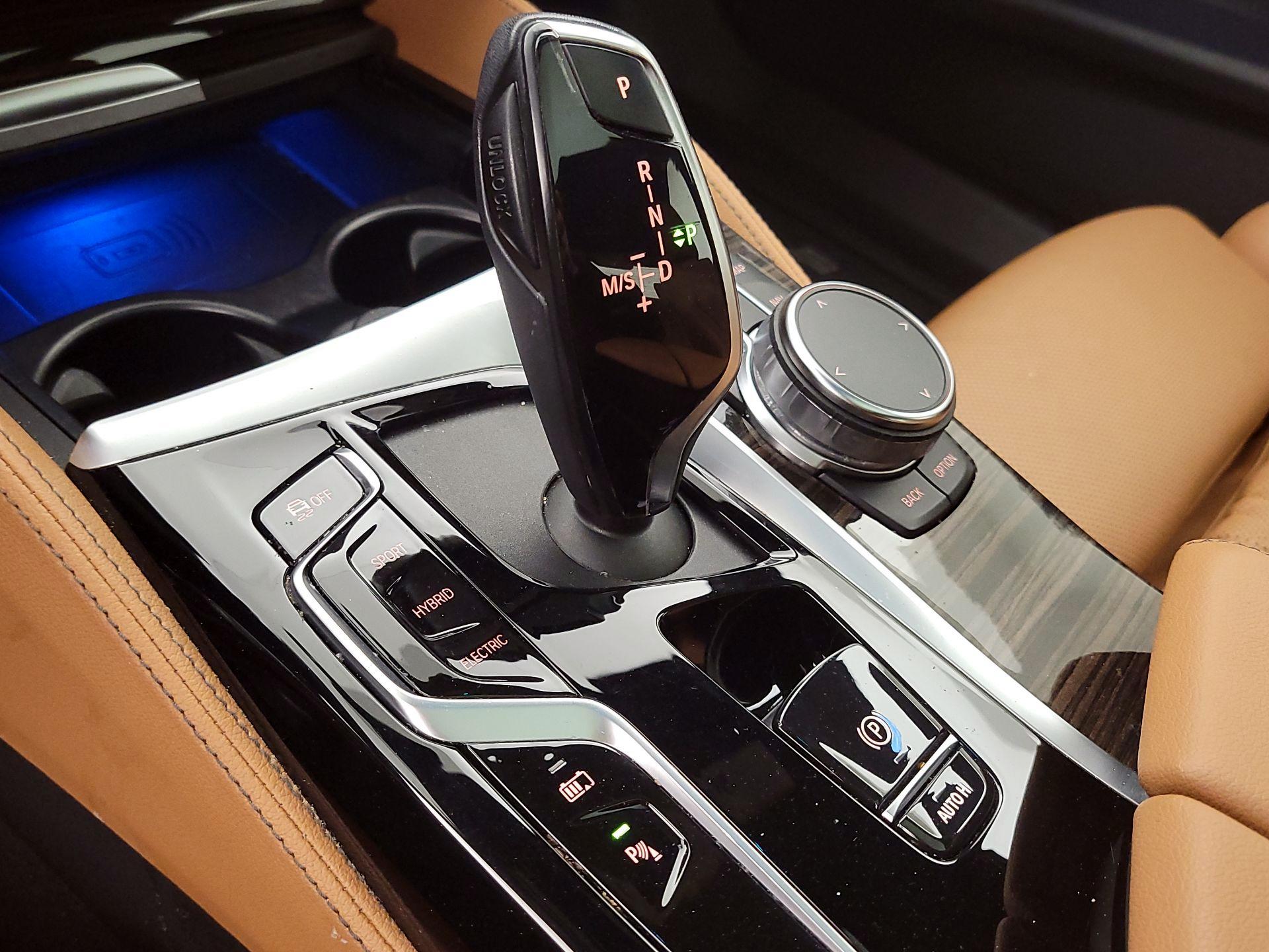 Thumbnail: 2023 BMW 5 Series - 18