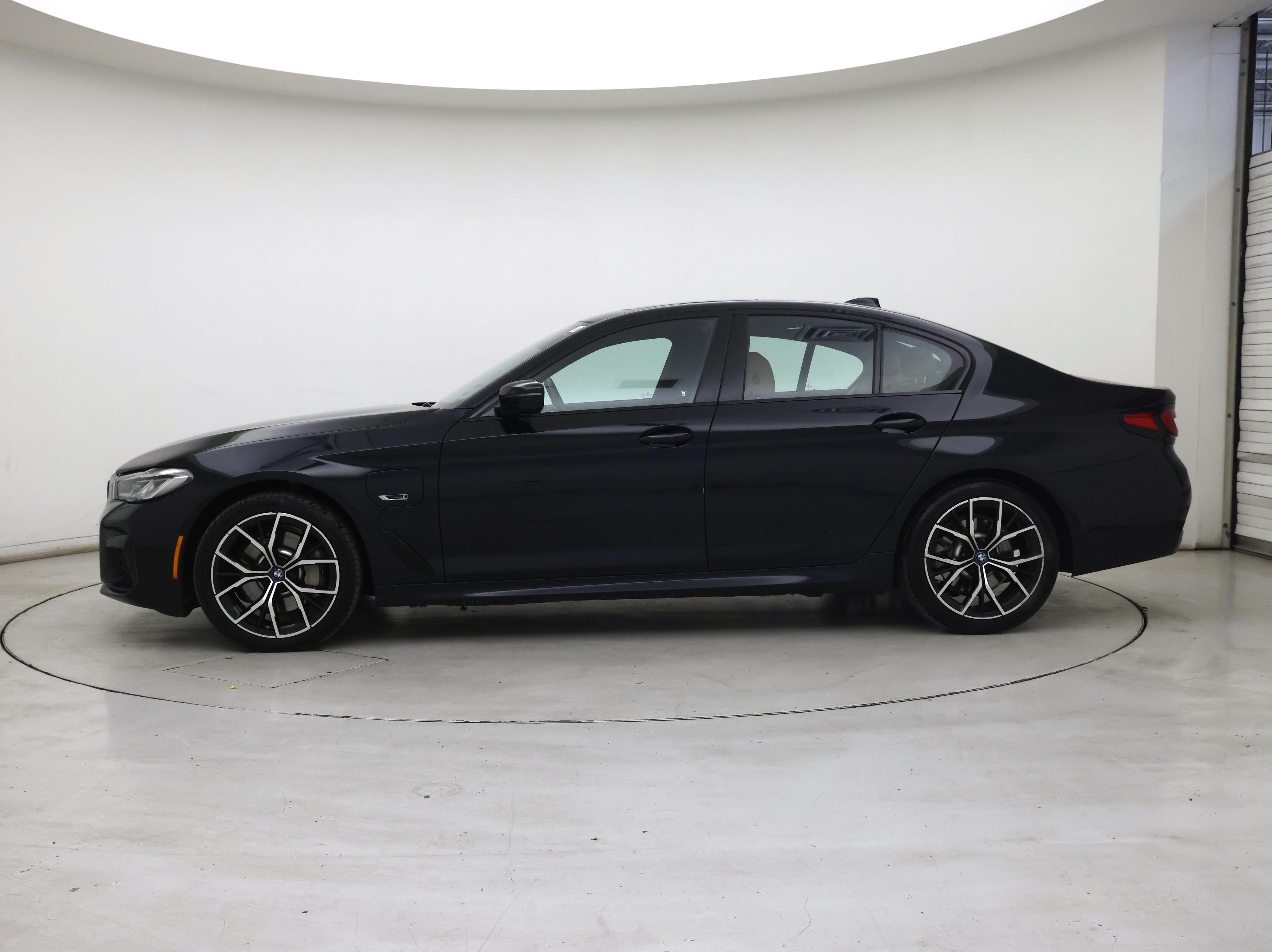 Thumbnail: 2023 BMW 5 Series - 3