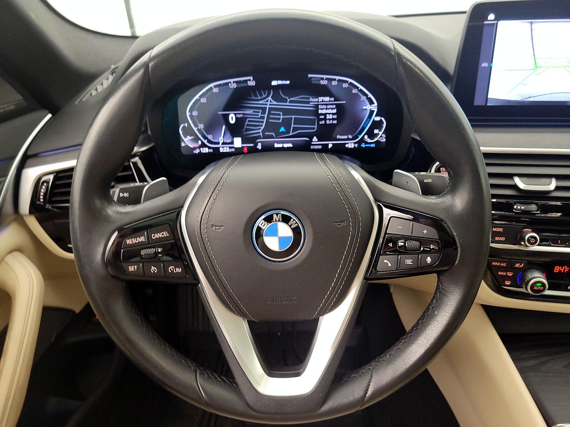 Thumbnail: 2023 BMW 5 Series - 10