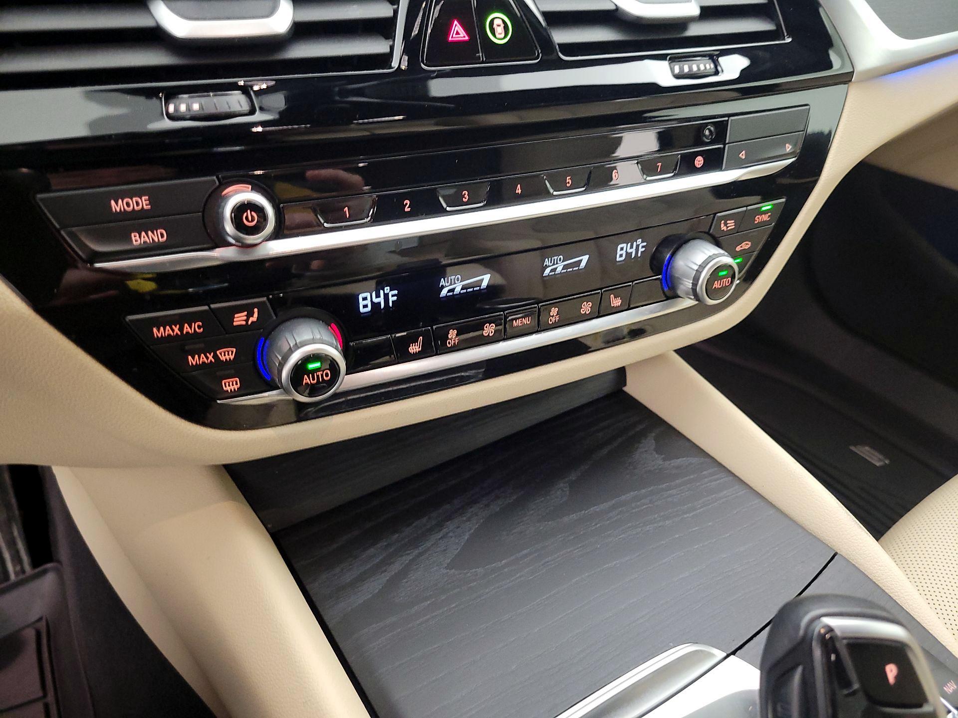 Thumbnail: 2023 BMW 5 Series - 16