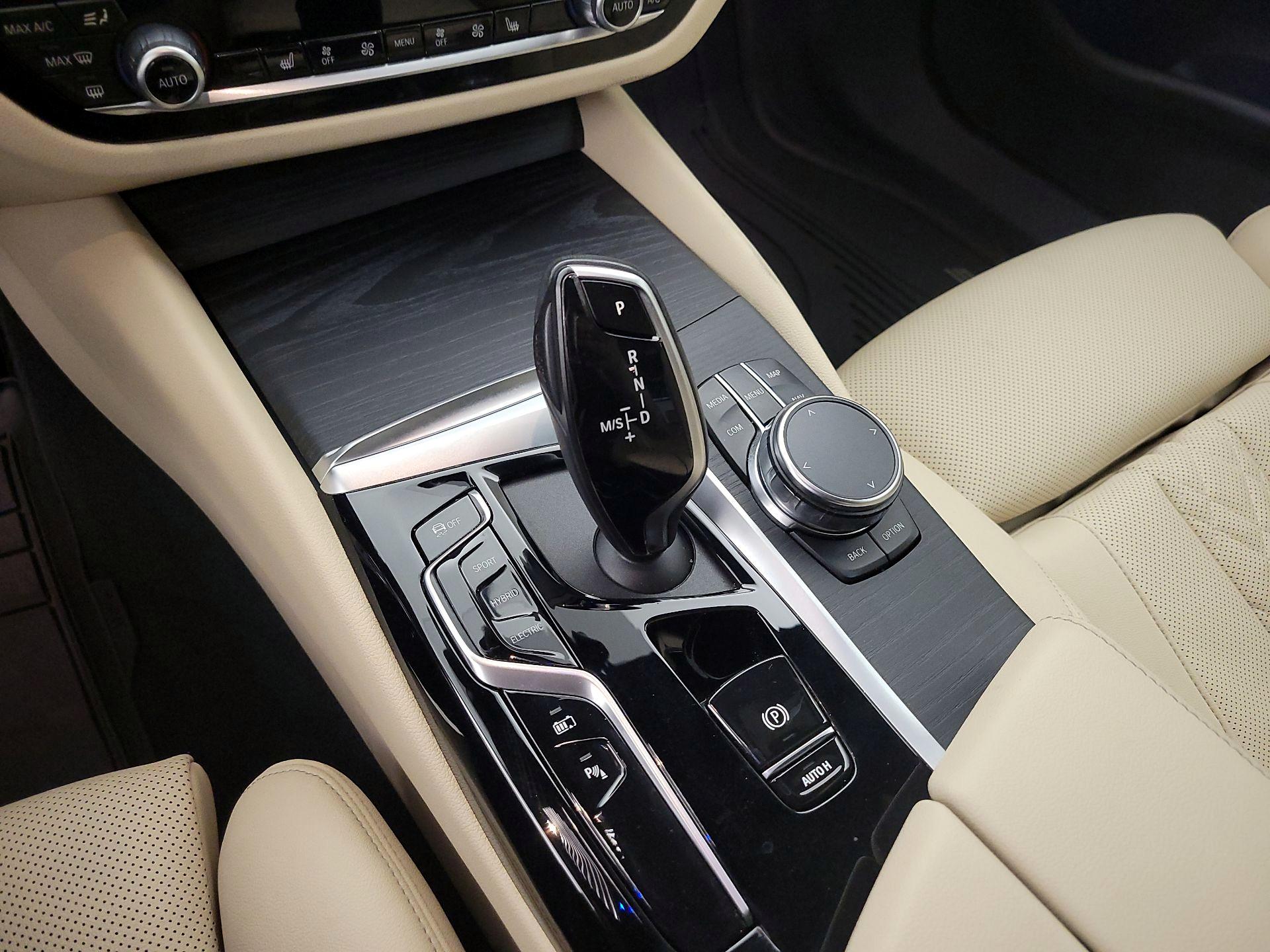 Thumbnail: 2023 BMW 5 Series - 17