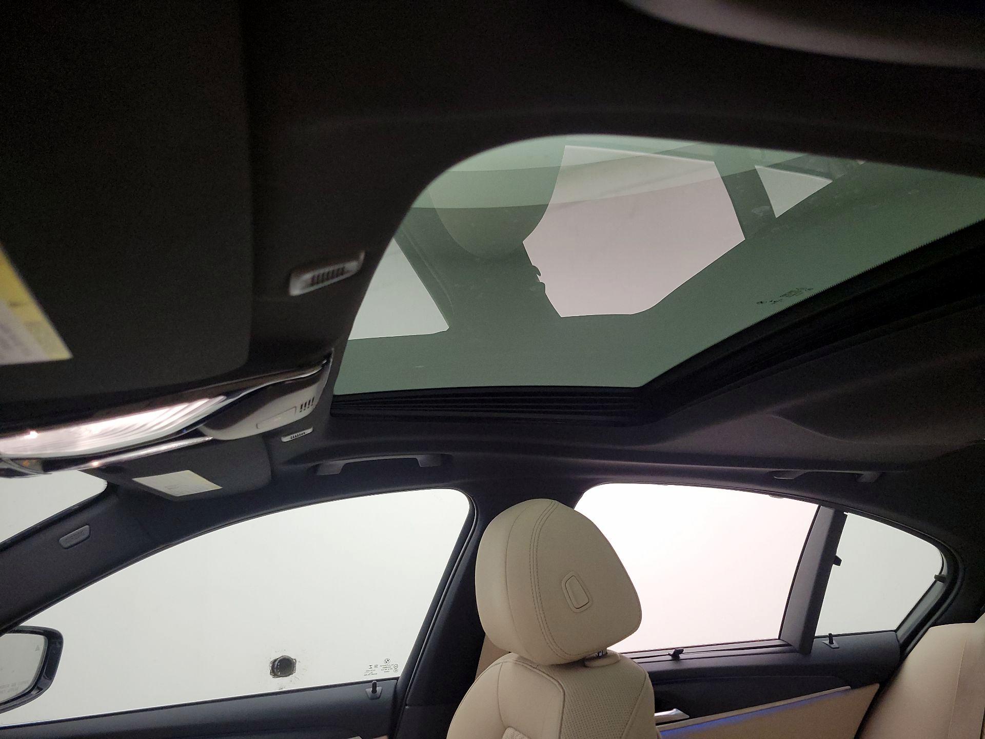 Thumbnail: 2023 BMW 5 Series - 19