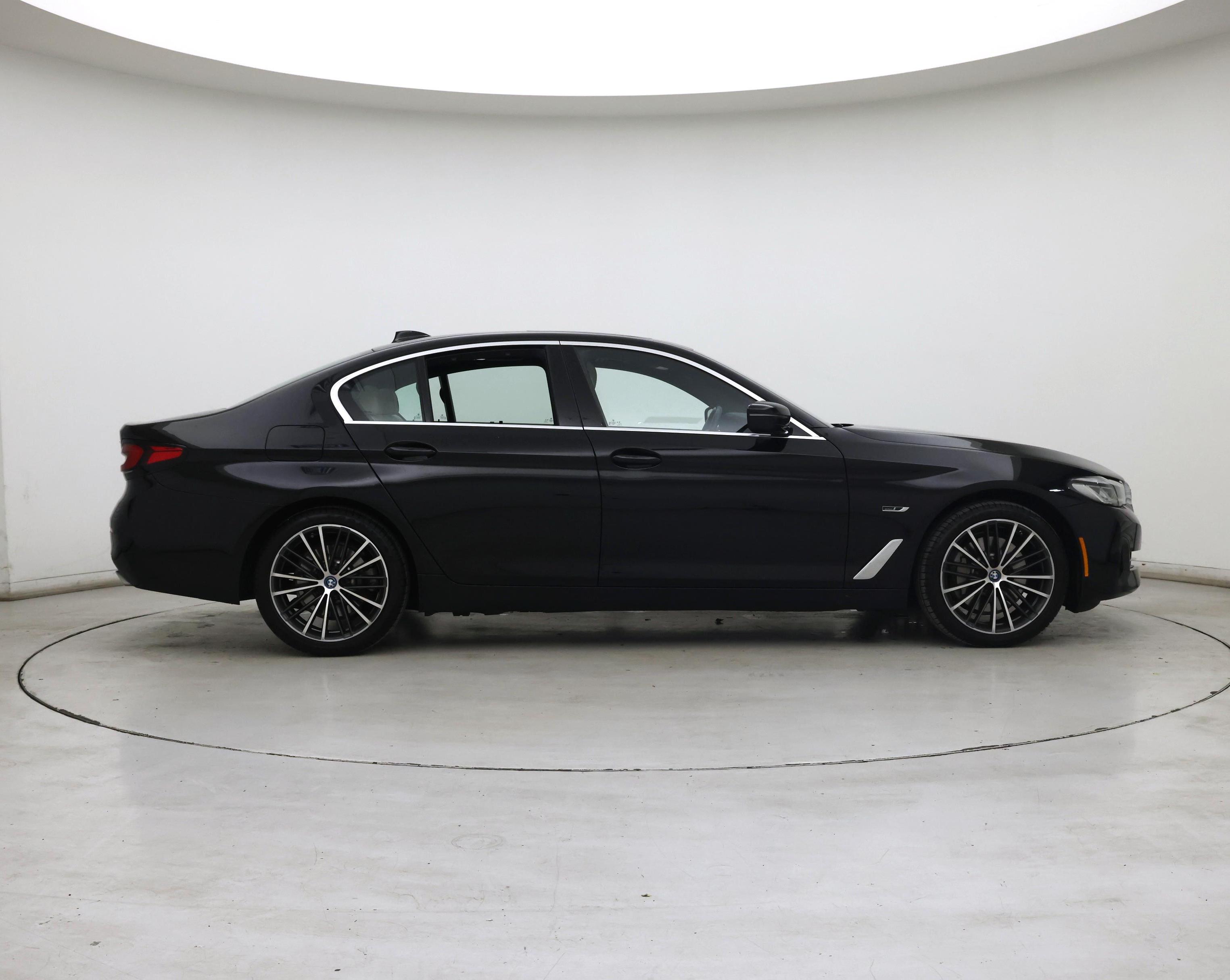 Thumbnail: 2023 BMW 5 Series - 7