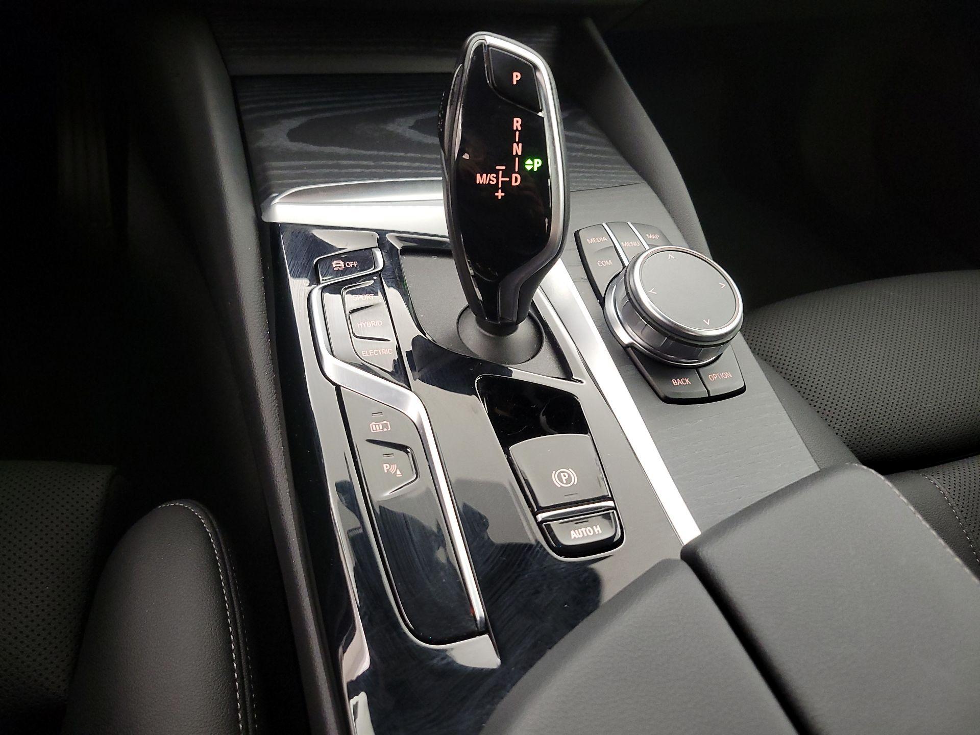 Thumbnail: 2023 BMW 5 Series - 18