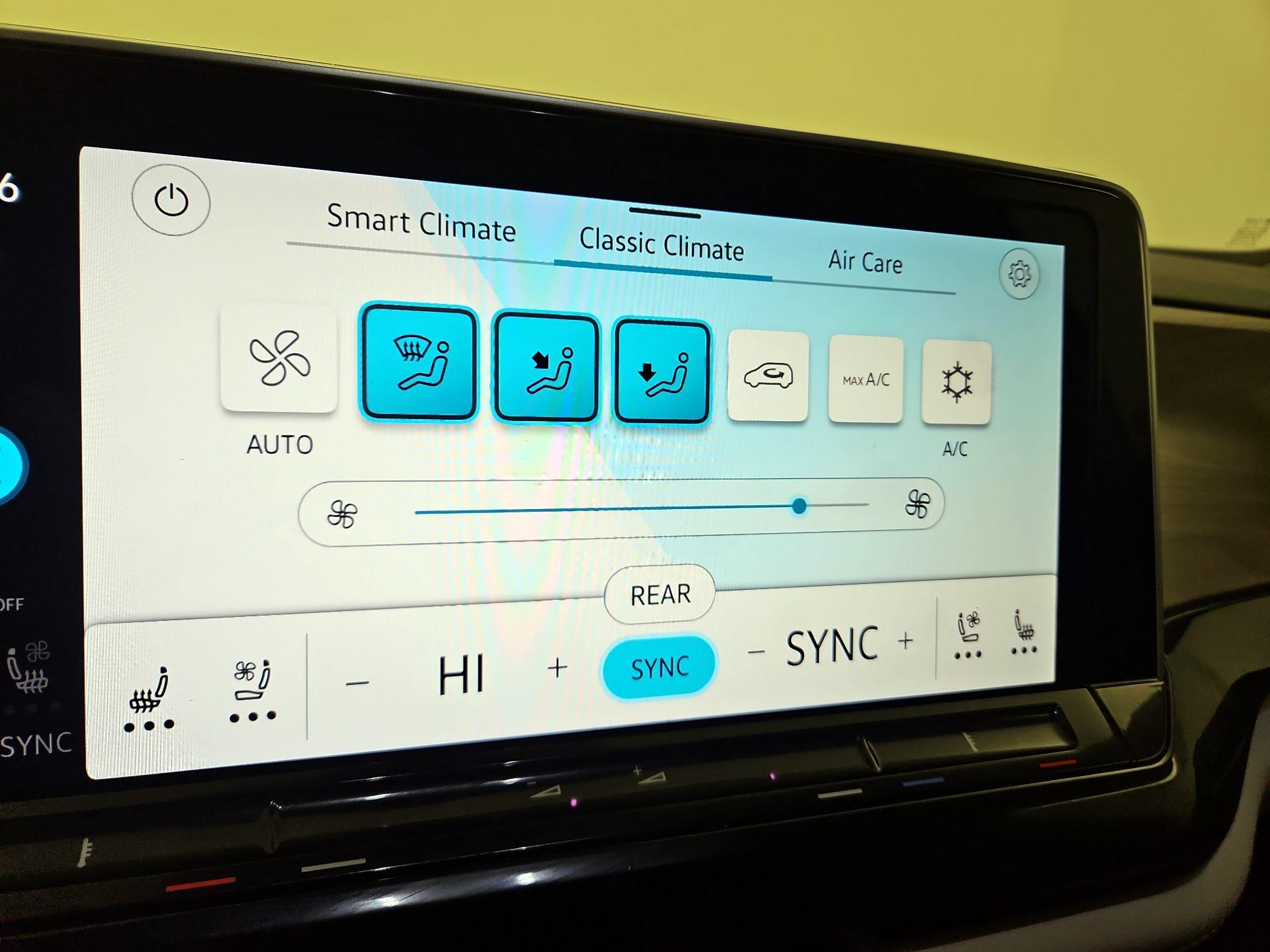 Thumbnail: 2024 Volkswagen Atlas - 16