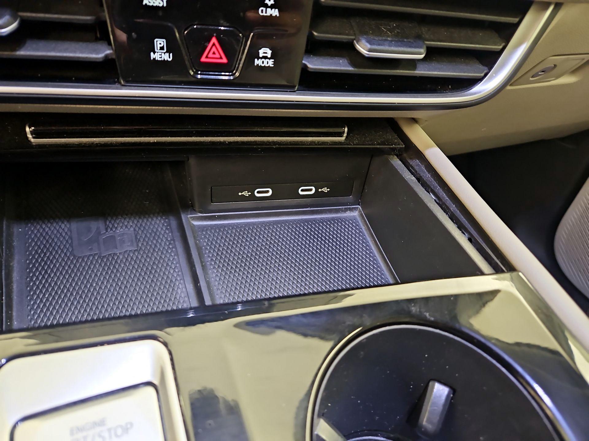 Thumbnail: 2024 Volkswagen Atlas - 18