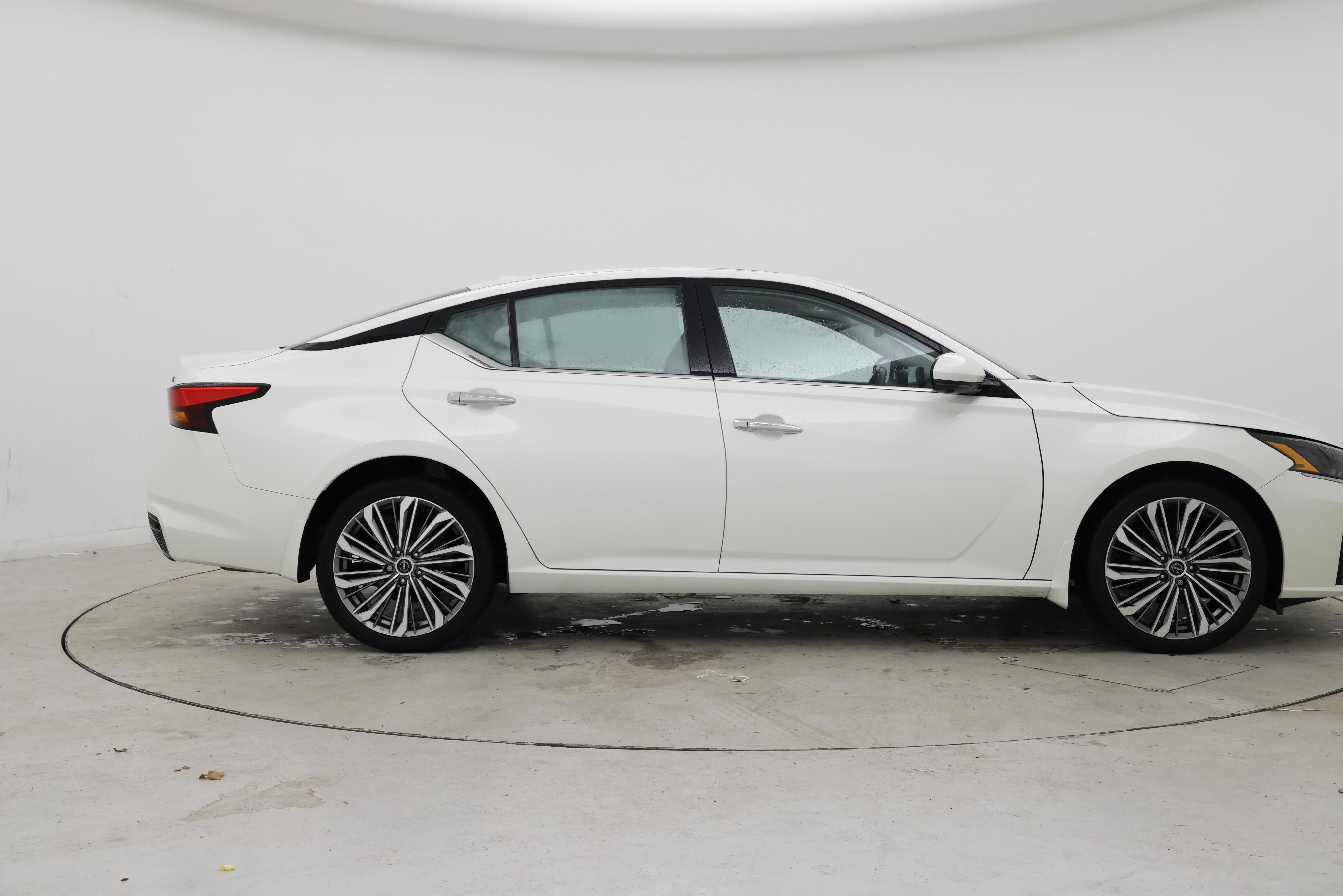 Thumbnail: 2023 Nissan Altima - 7