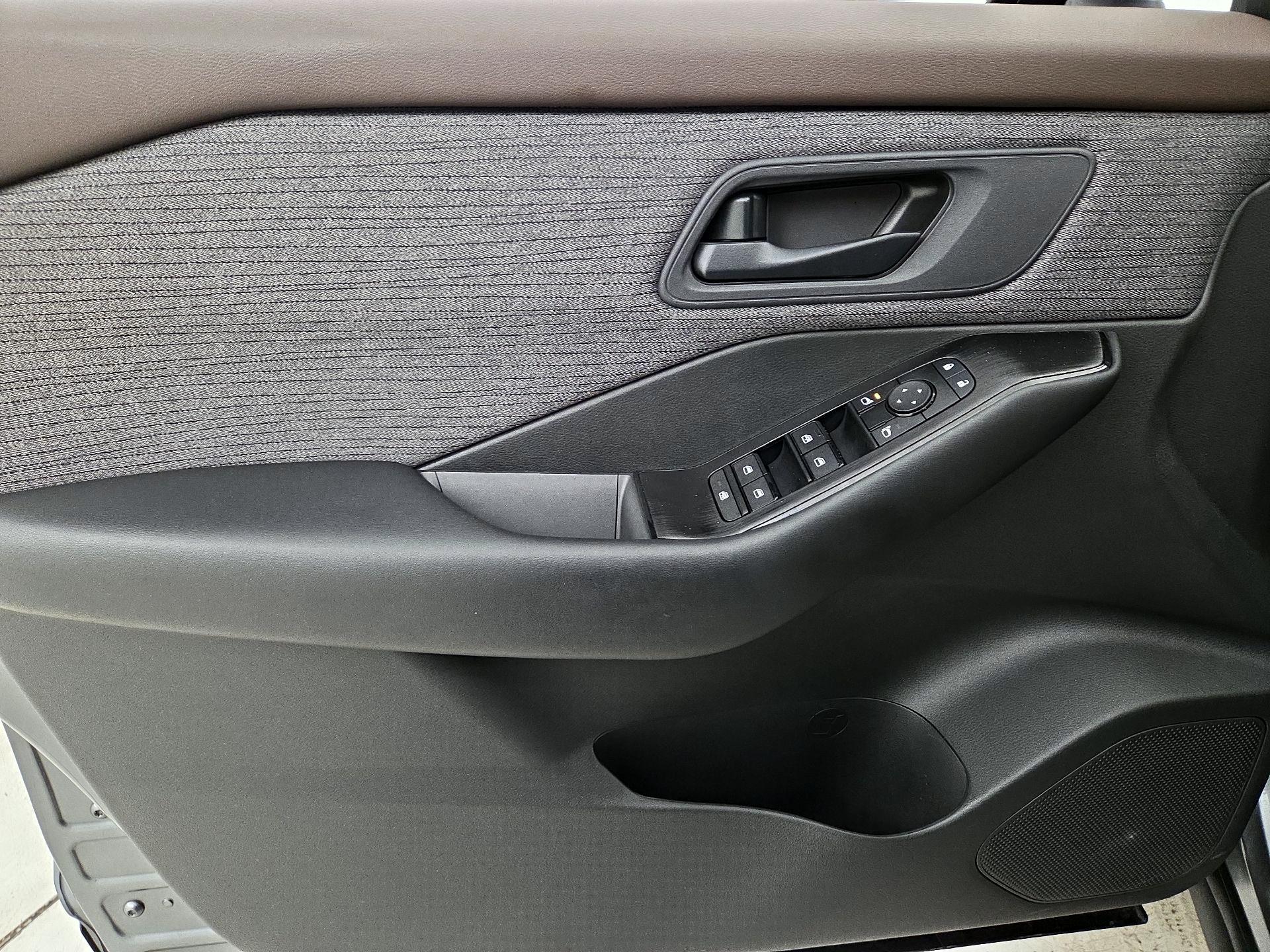 Thumbnail: 2023 Nissan Rogue - 12