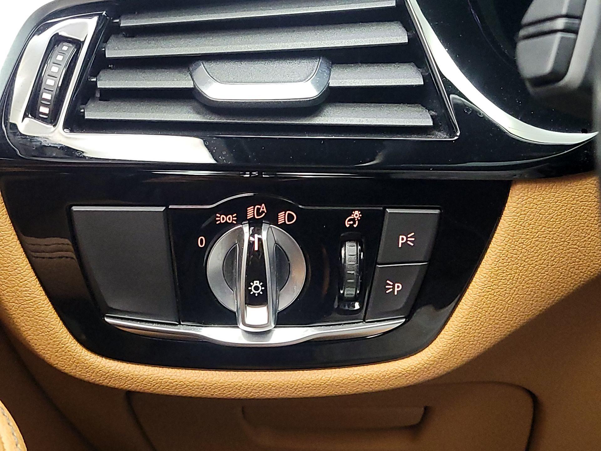 Thumbnail: 2021 BMW 5 Series - 11