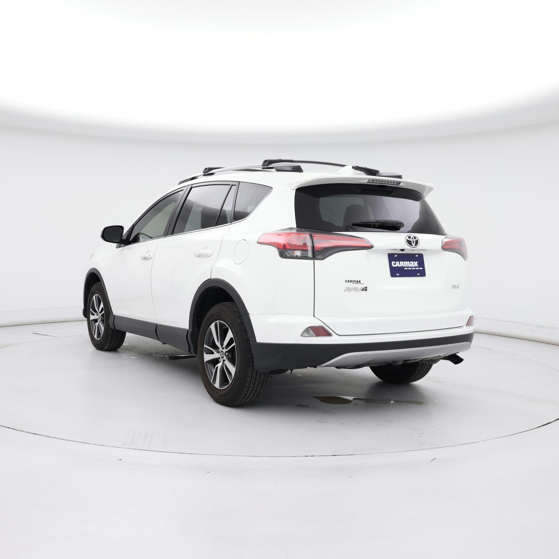Thumbnail: 2018 Toyota RAV4 - 2