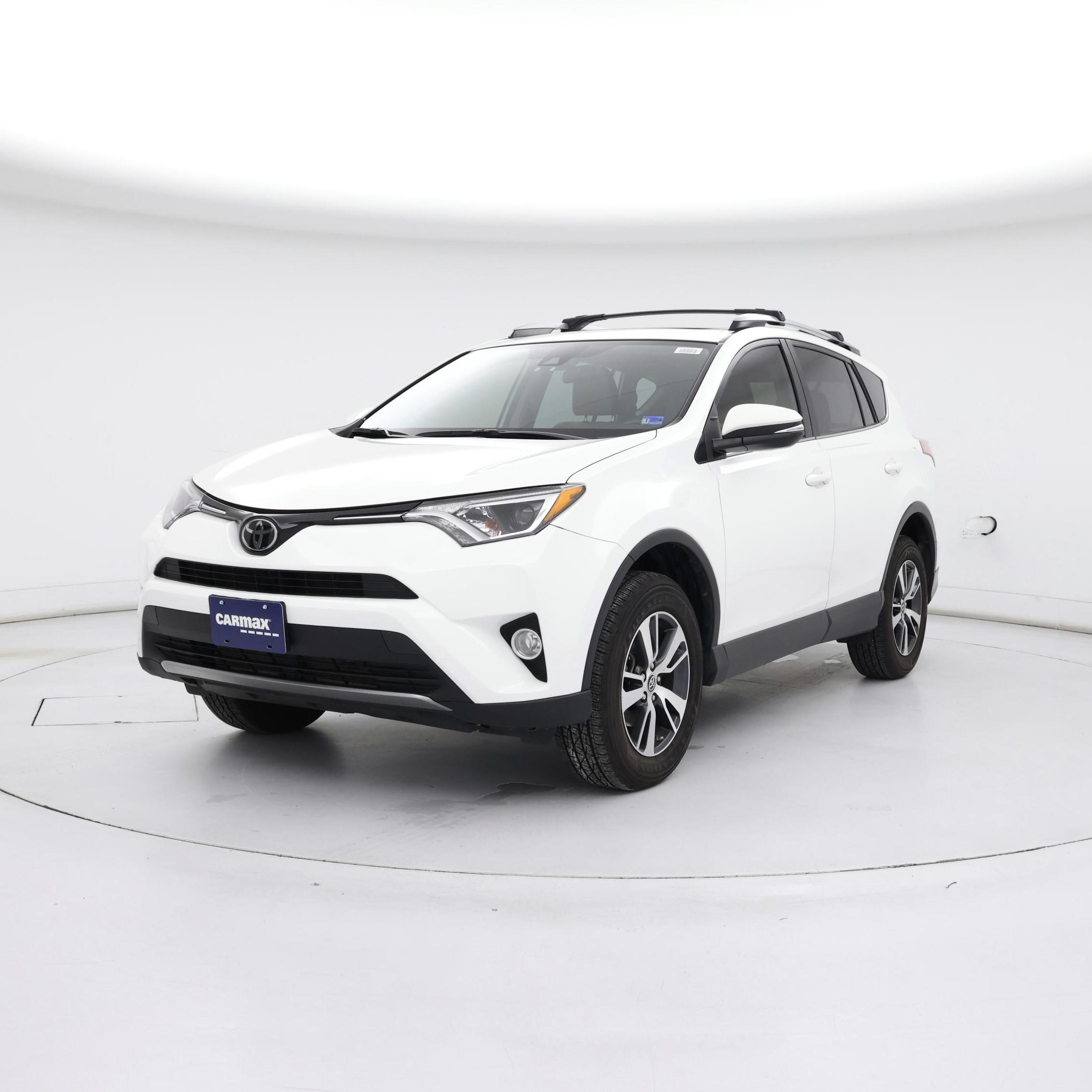 Thumbnail: 2018 Toyota RAV4 - 4