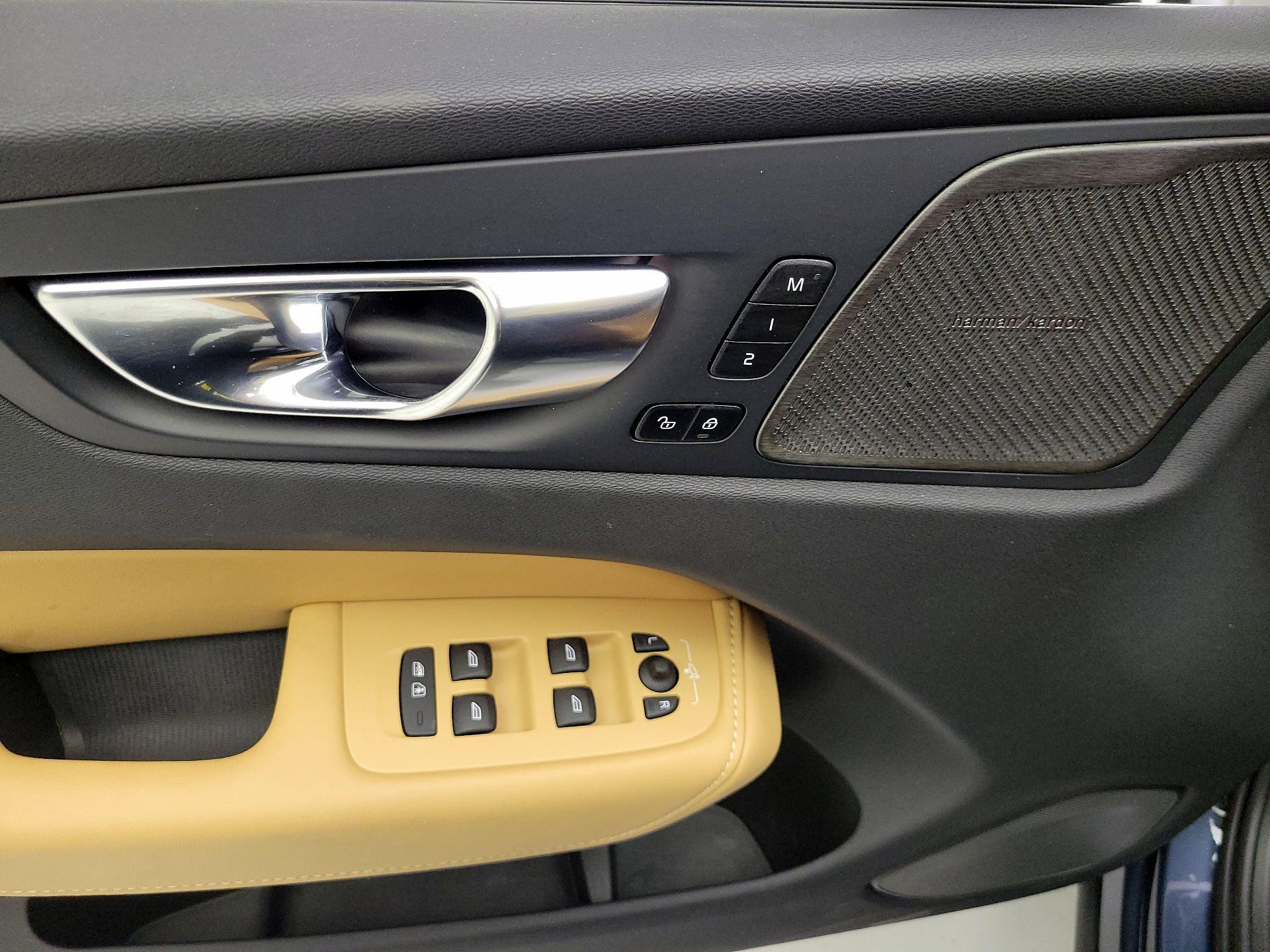 Thumbnail: 2024 Volvo XC60 - 10