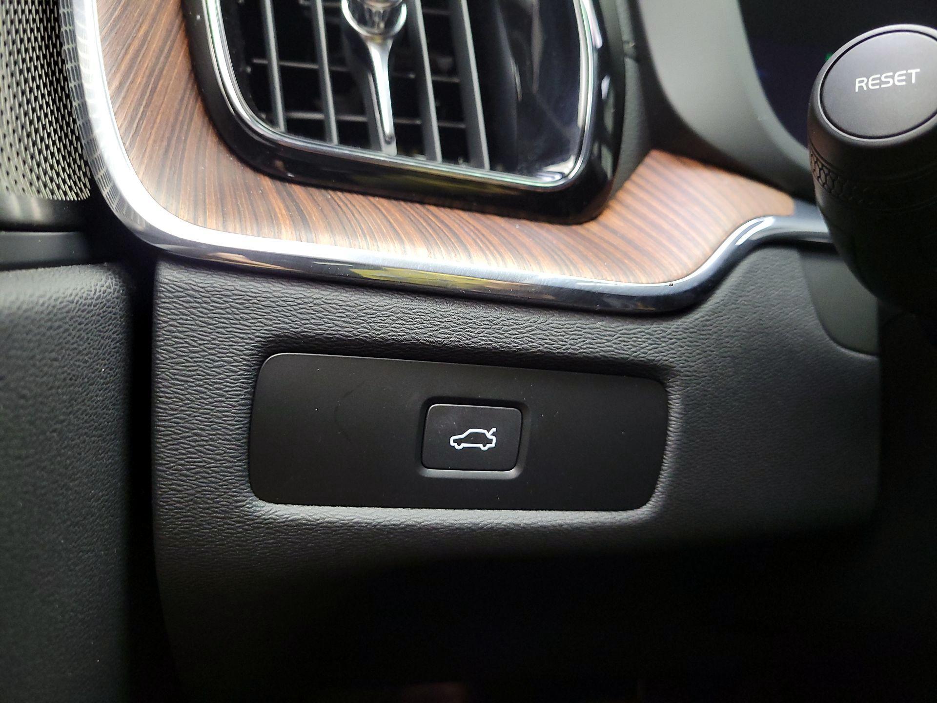 Thumbnail: 2024 Volvo XC60 - 11