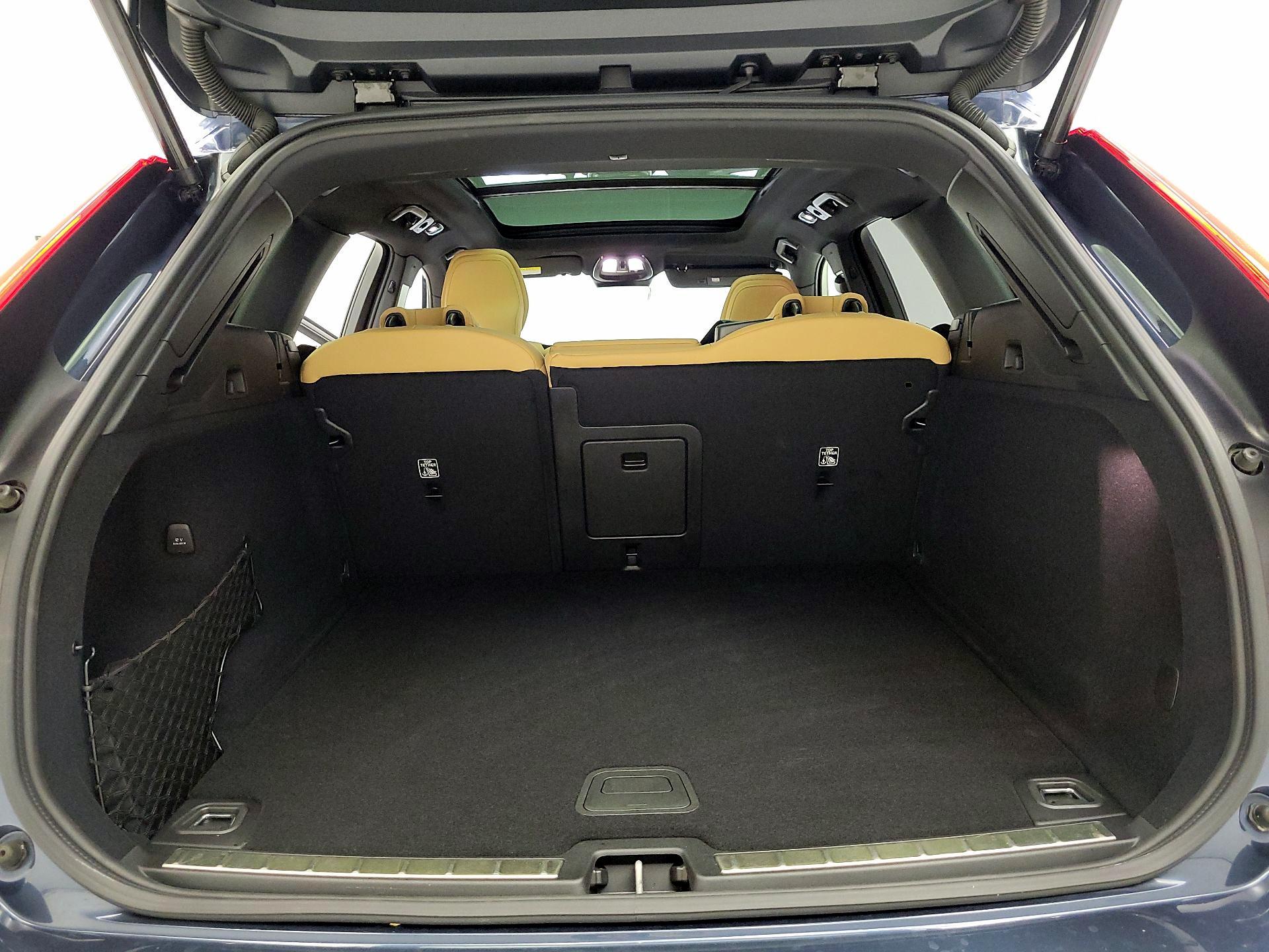 Thumbnail: 2024 Volvo XC60 - 20