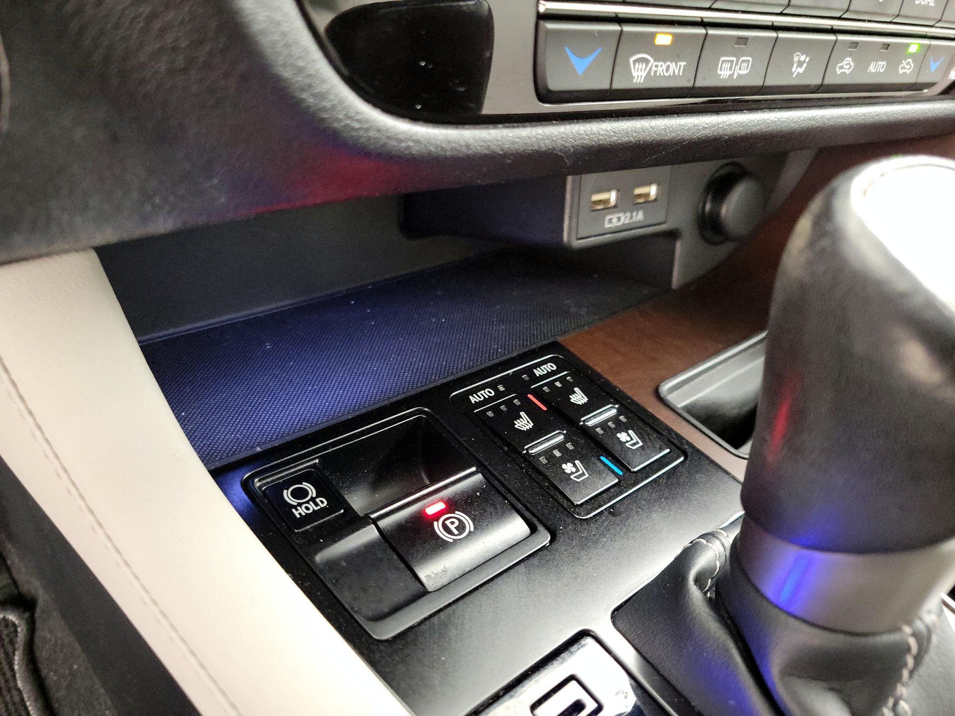 Thumbnail: 2020 Lexus RX - 19