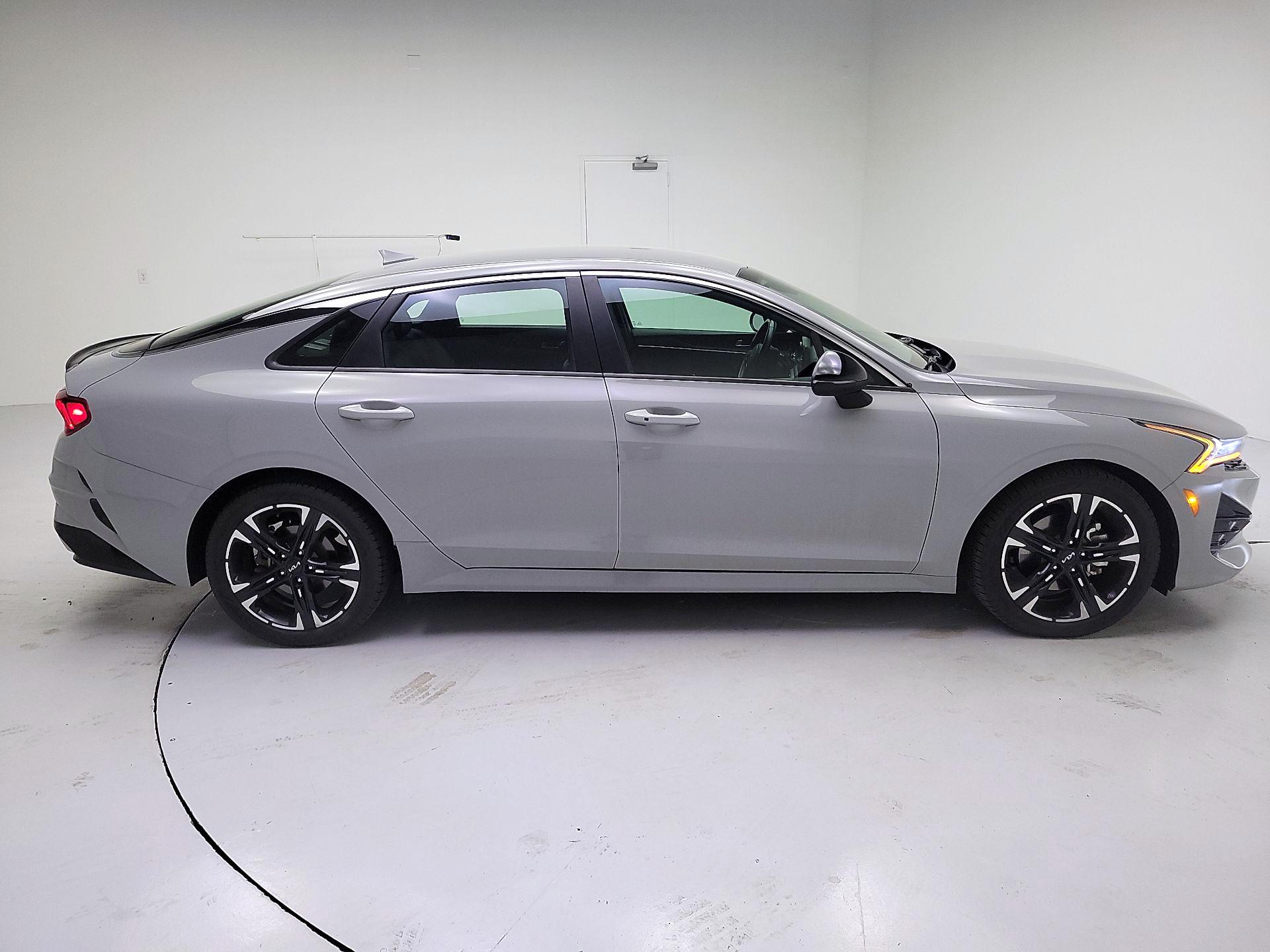 Thumbnail: 2022 Kia K5 - 4