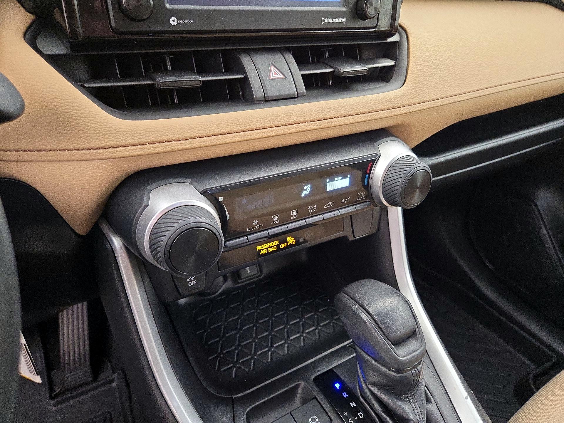 Thumbnail: 2022 Toyota RAV4 - 16