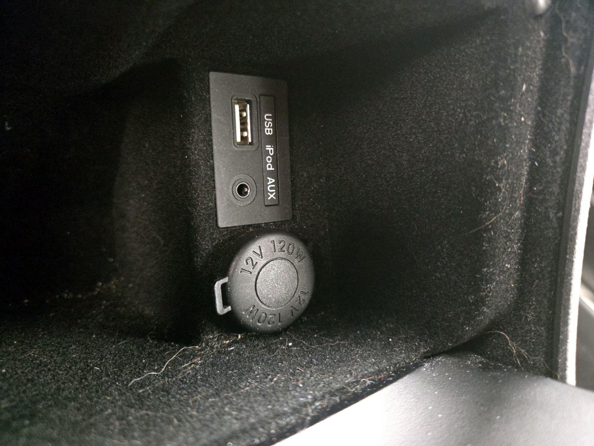 Thumbnail: 2017 Hyundai Azera - 19