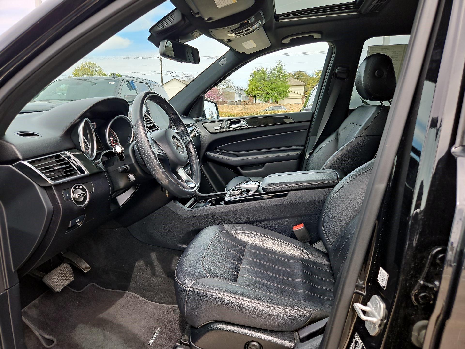 Thumbnail: 2016 Mercedes-Benz GLE - 9