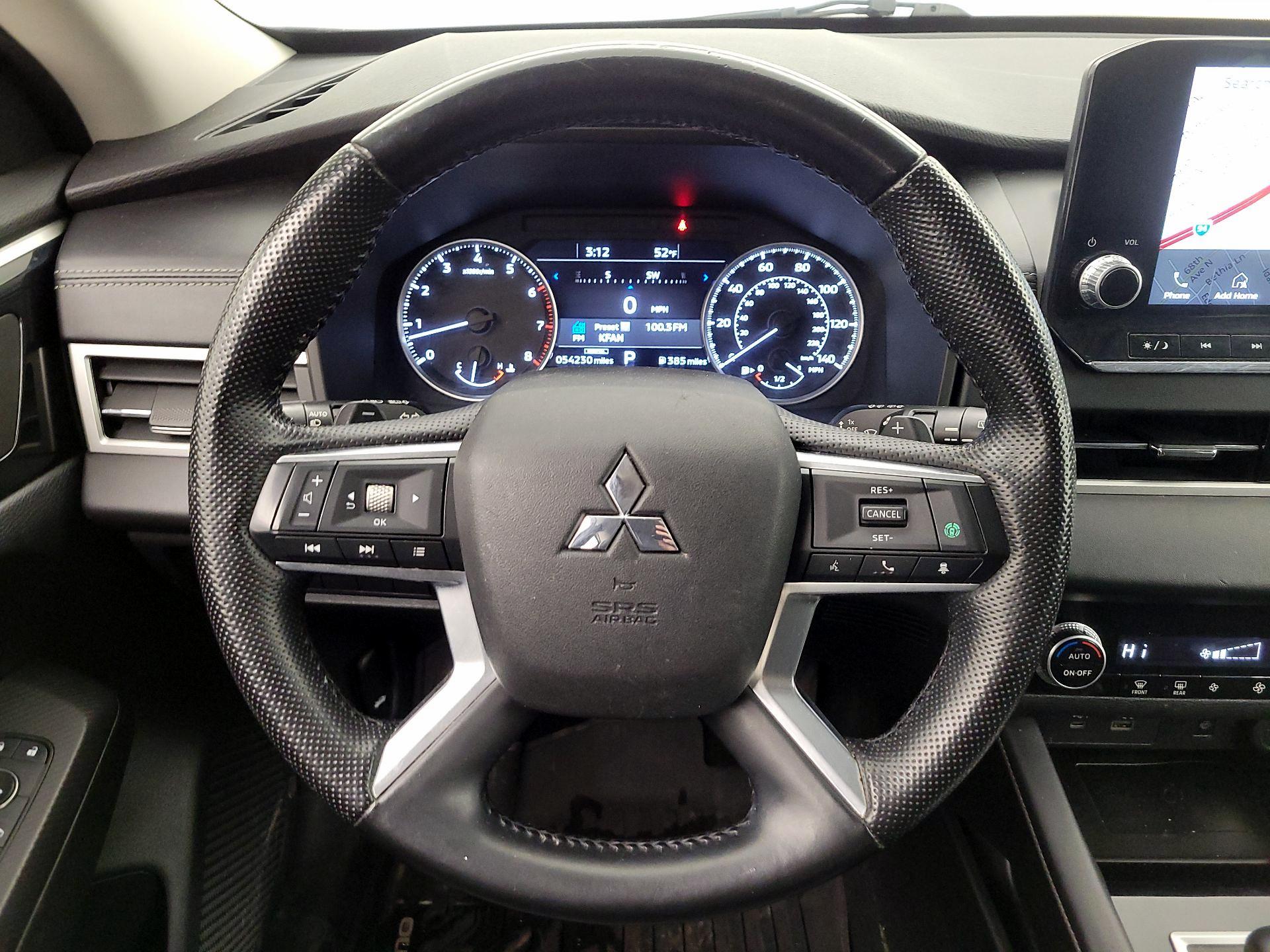 Thumbnail: 2022 Mitsubishi Outlander - 10