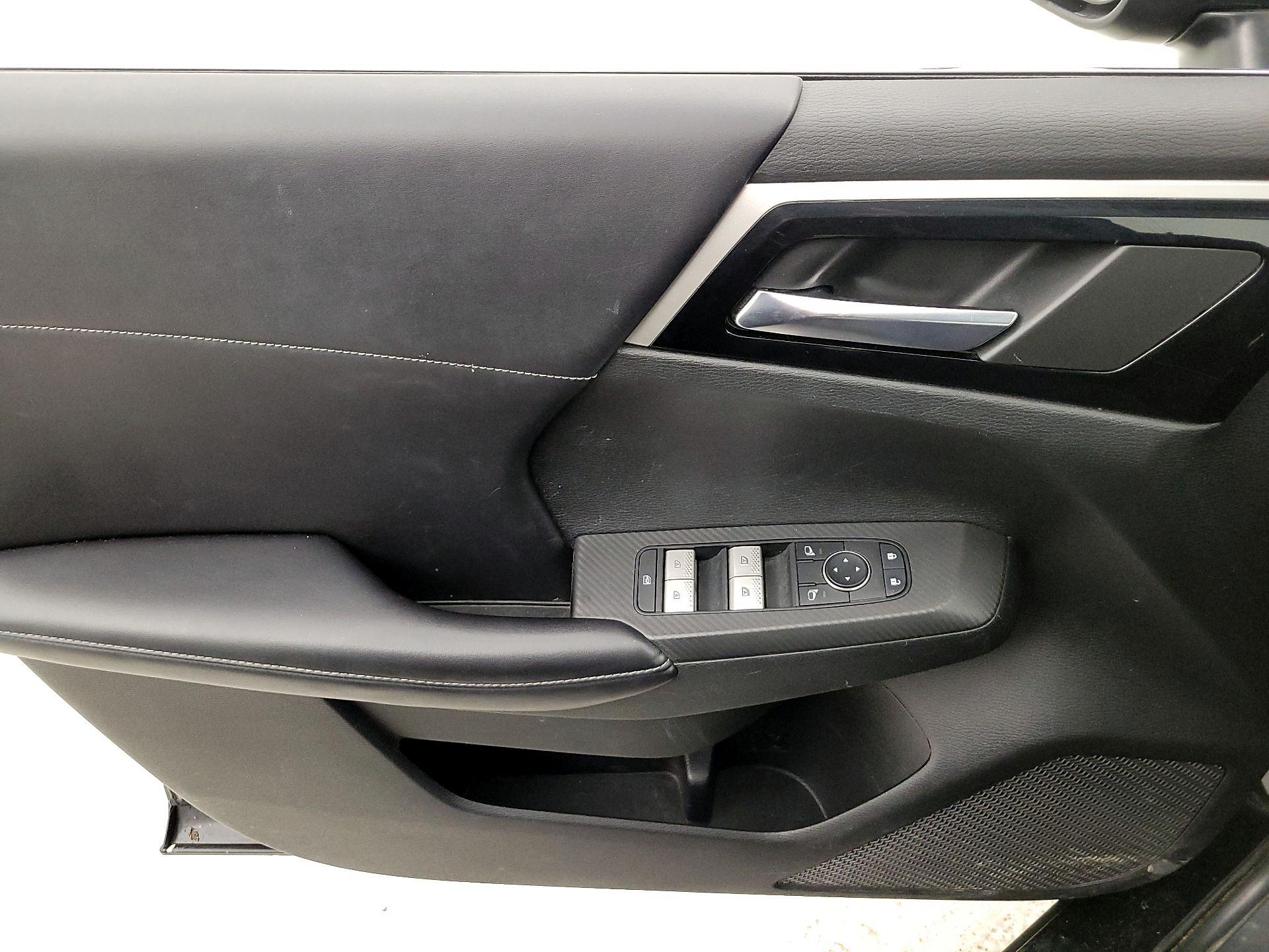 Thumbnail: 2022 Mitsubishi Outlander - 12