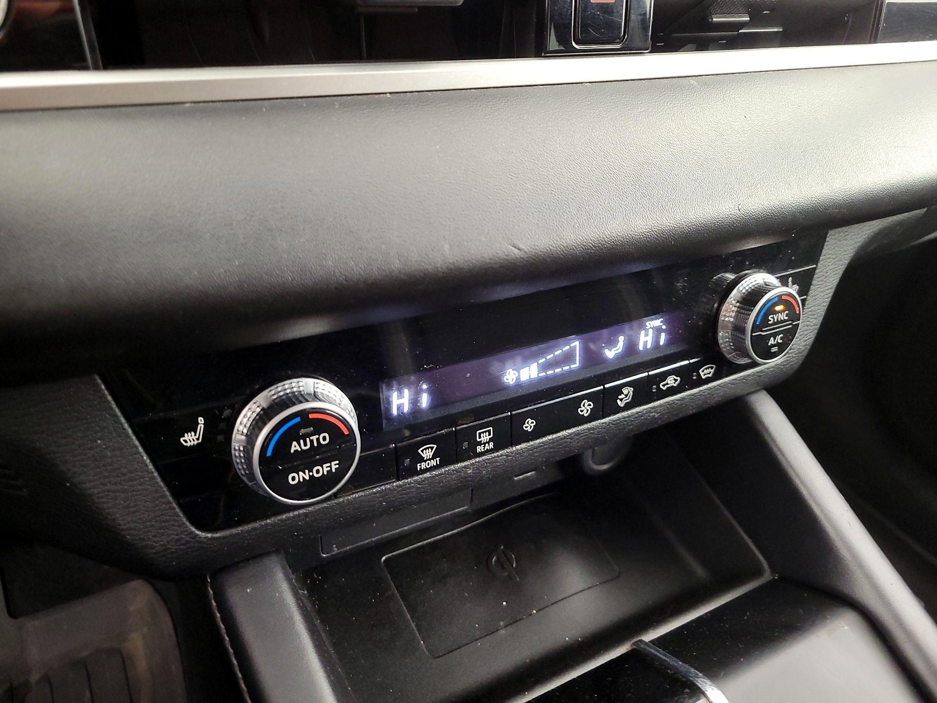 Thumbnail: 2022 Mitsubishi Outlander - 17