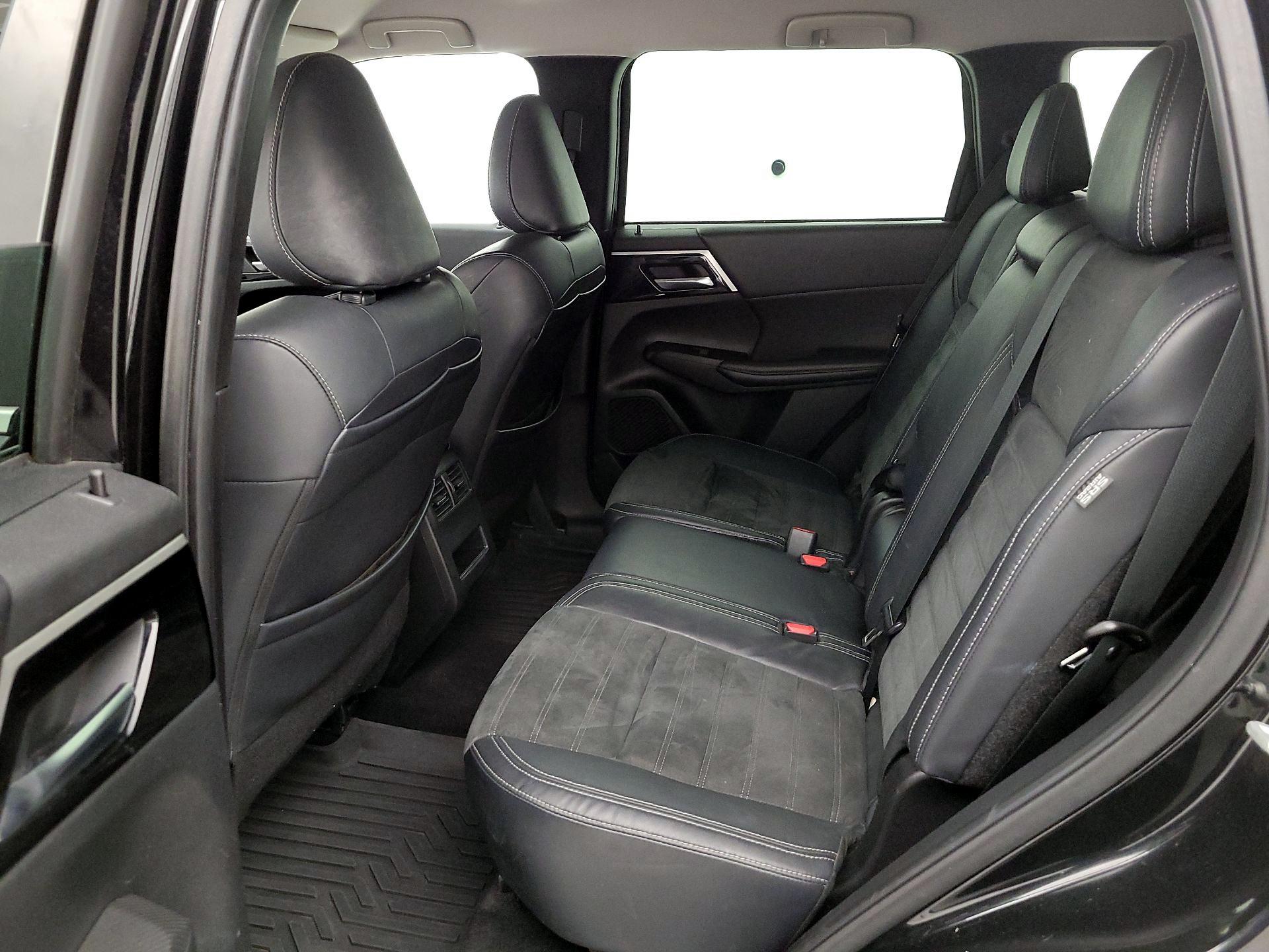 Thumbnail: 2022 Mitsubishi Outlander - 20