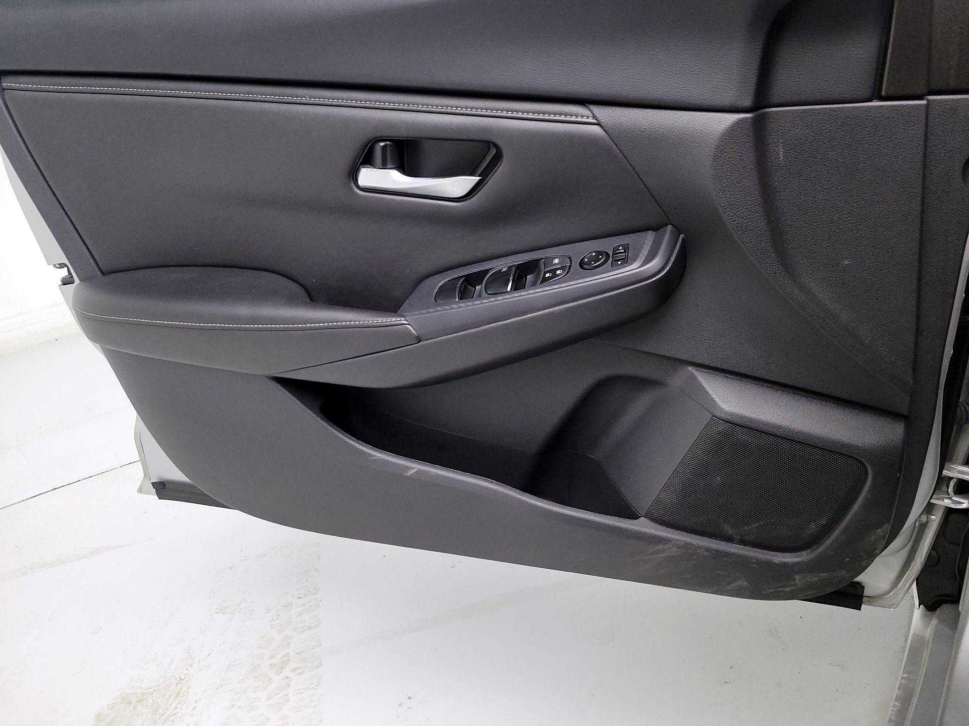 Thumbnail: 2023 Nissan Sentra - 12