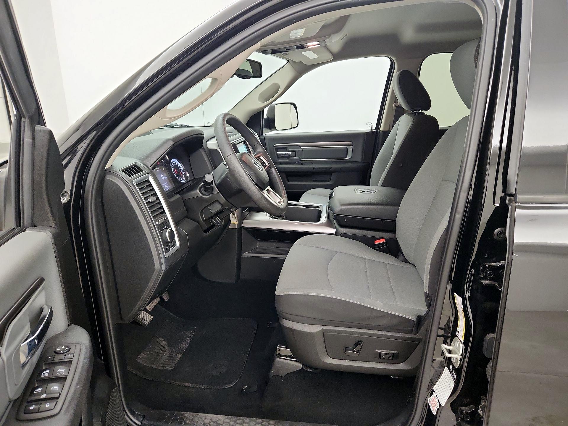 Thumbnail: 2023 RAM 1500 Classic - 11