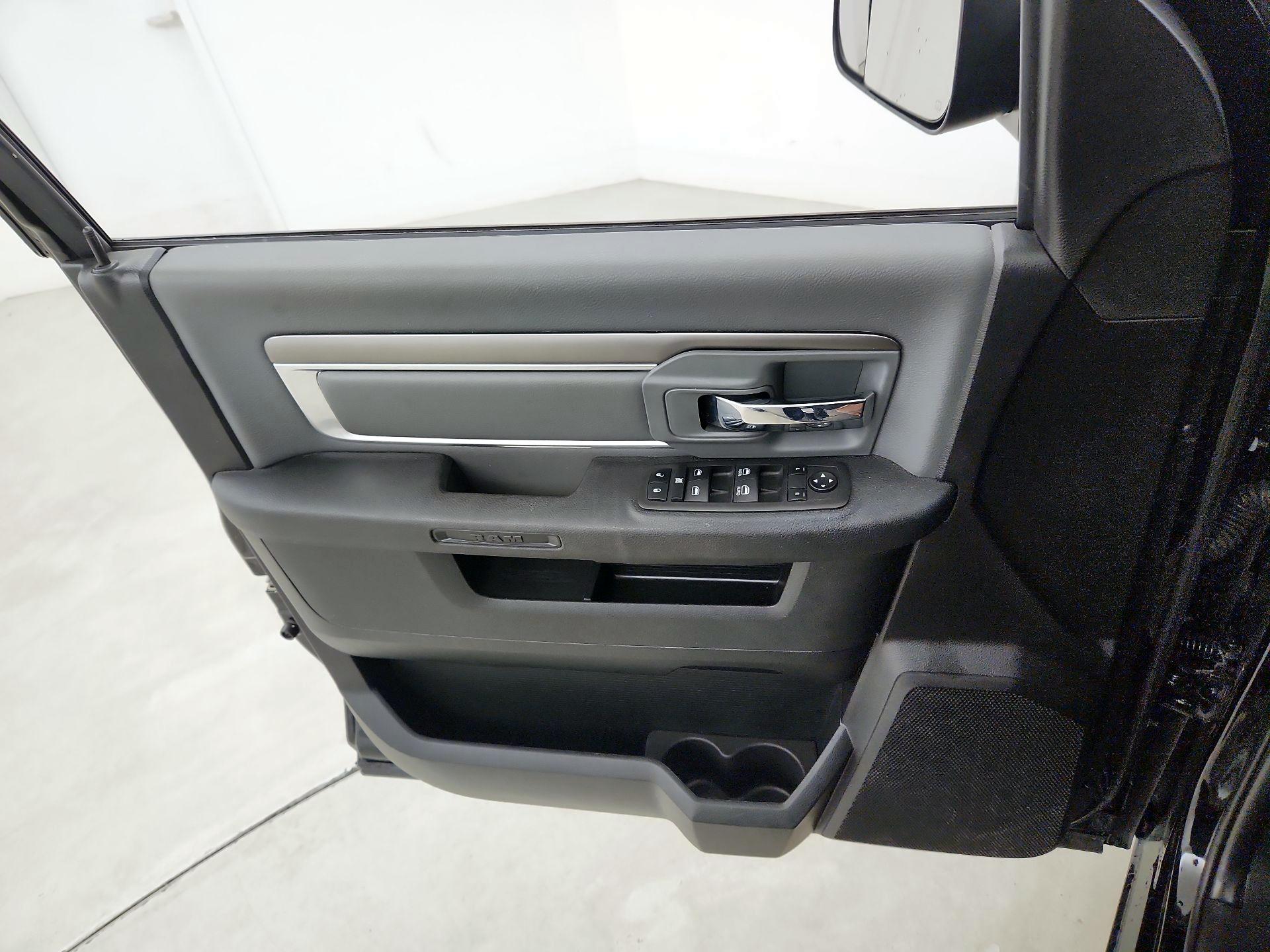 Thumbnail: 2023 RAM 1500 Classic - 12