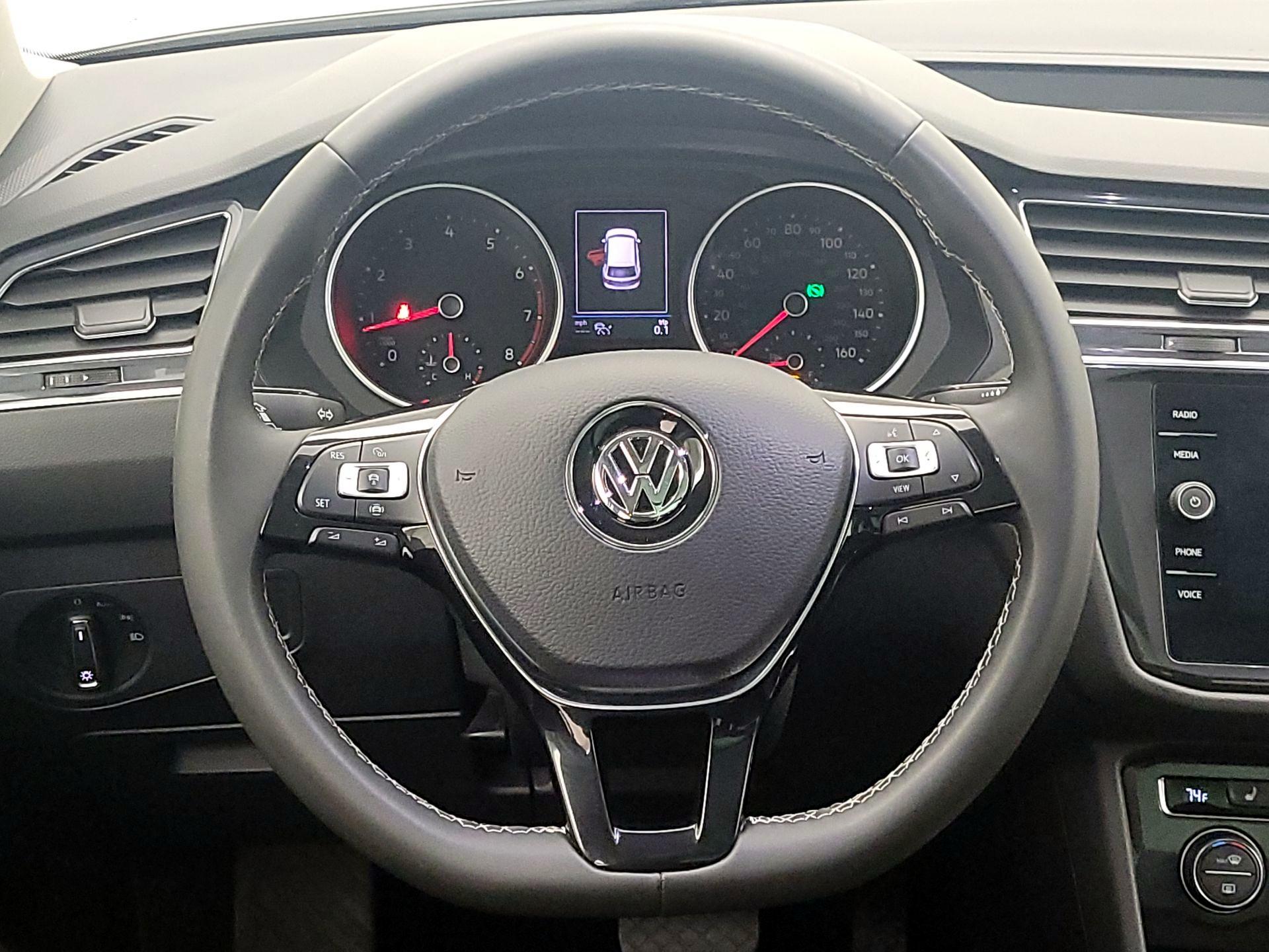 Thumbnail: 2021 Volkswagen Tiguan - 10