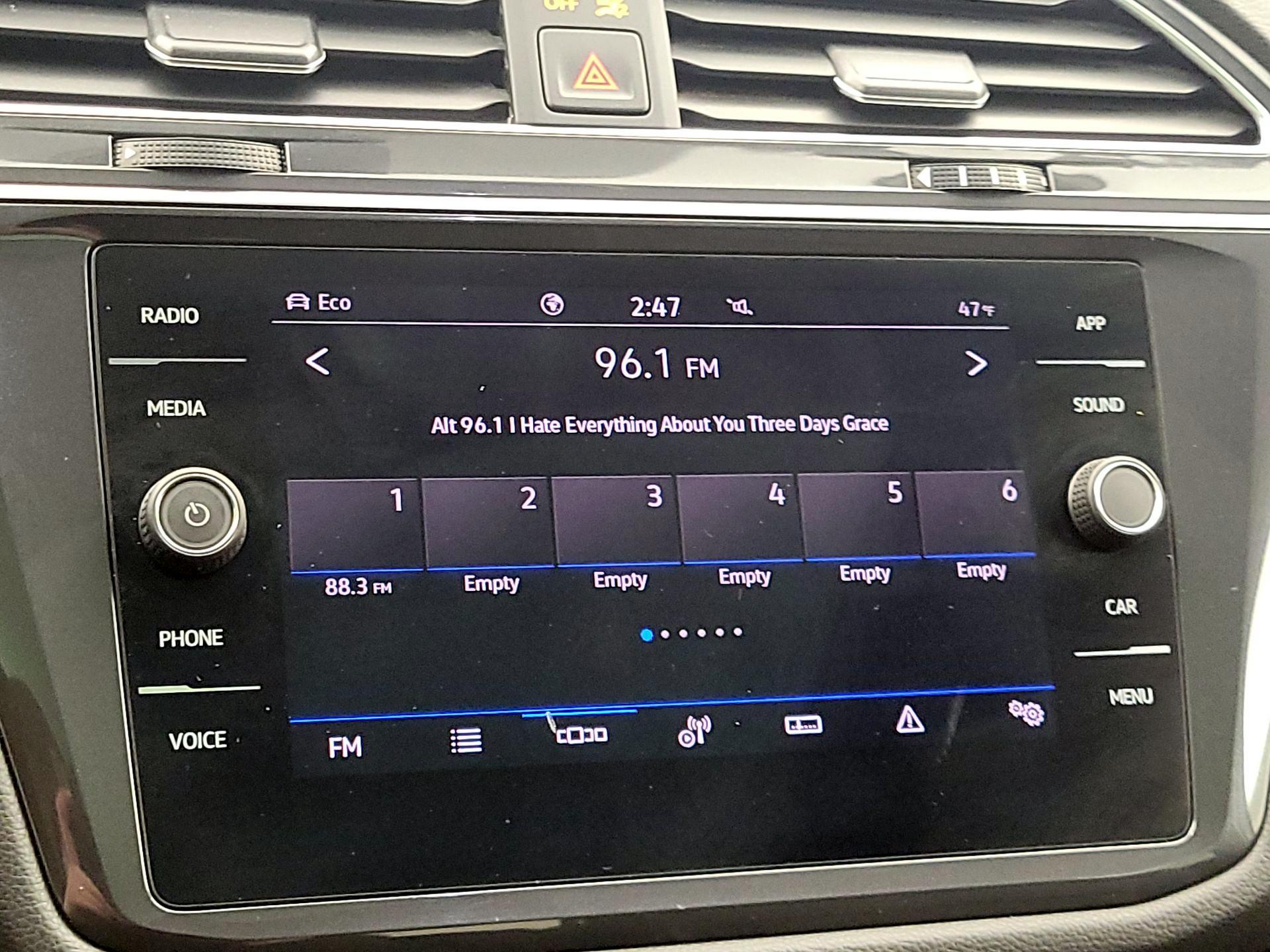 Thumbnail: 2021 Volkswagen Tiguan - 16