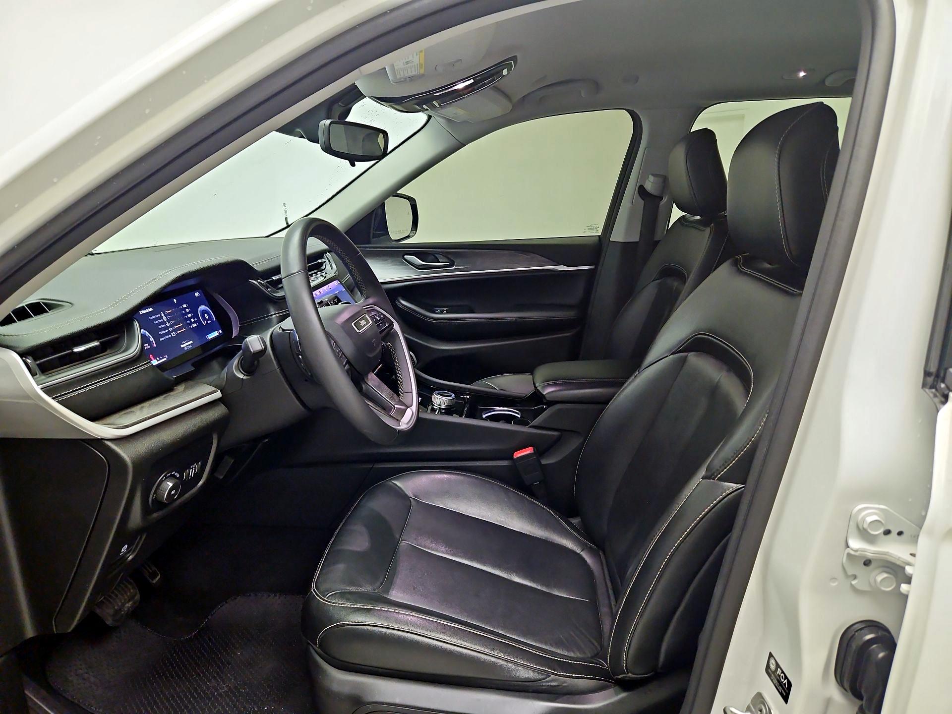 Thumbnail: 2023 Jeep Grand Cherokee - 11