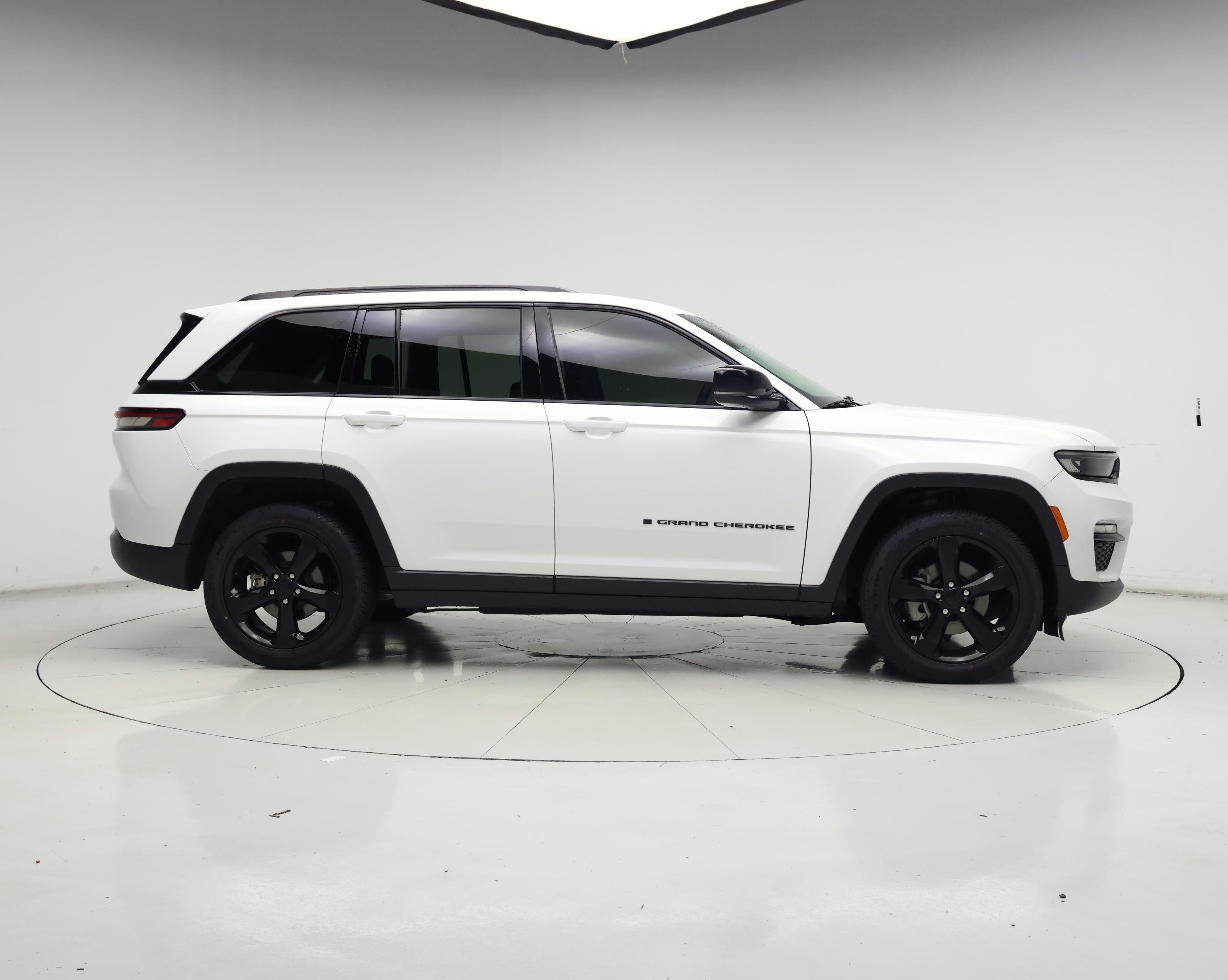 Thumbnail: 2023 Jeep Grand Cherokee - 7