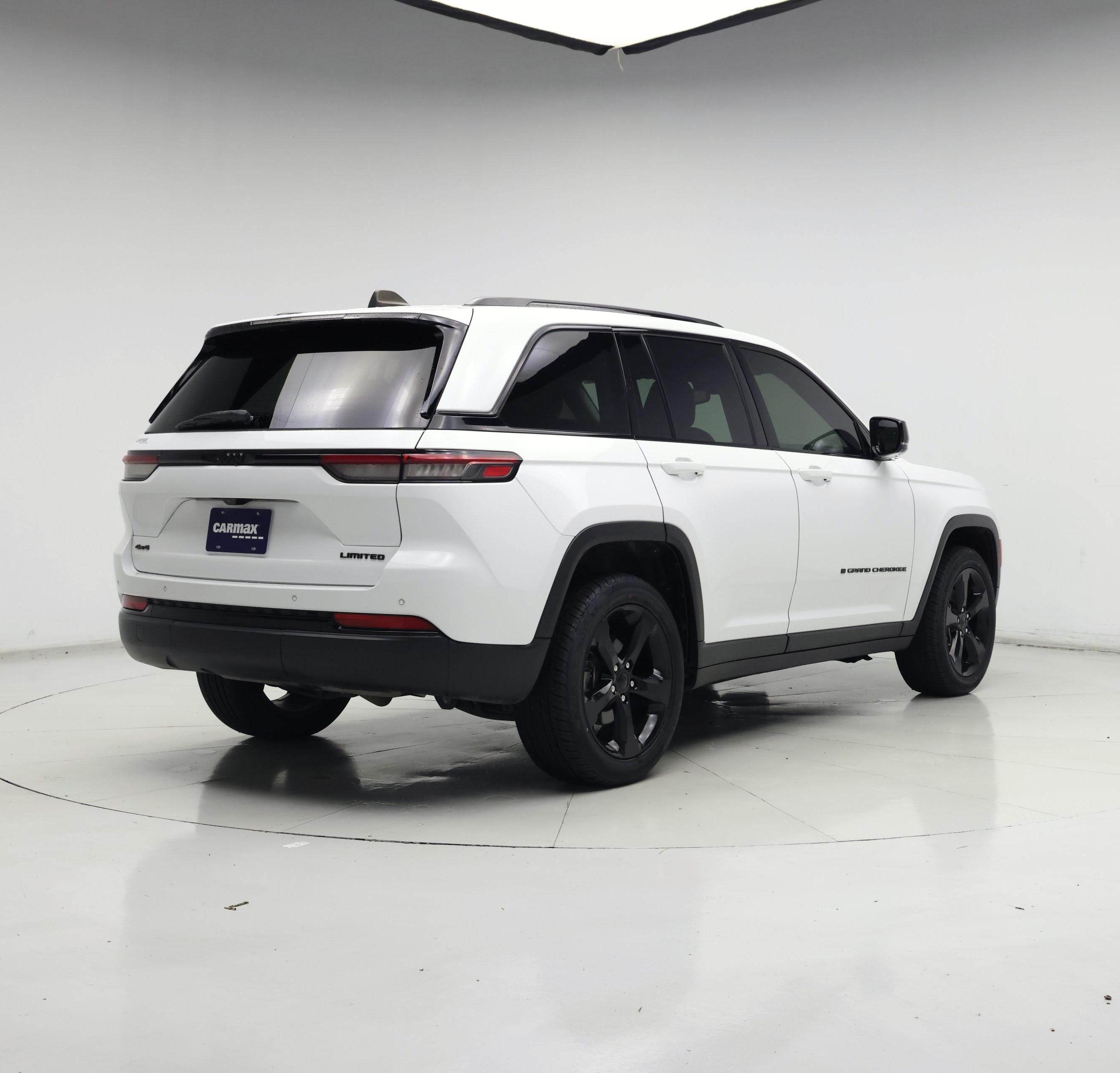 Thumbnail: 2023 Jeep Grand Cherokee - 8
