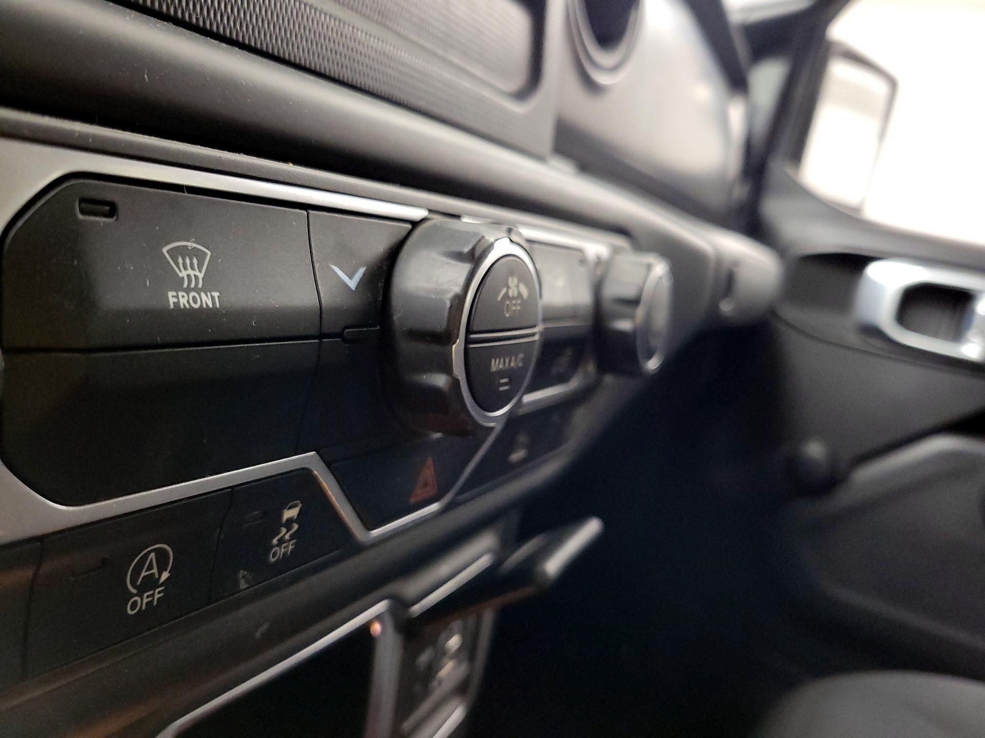 Thumbnail: 2022 Jeep Gladiator - 16