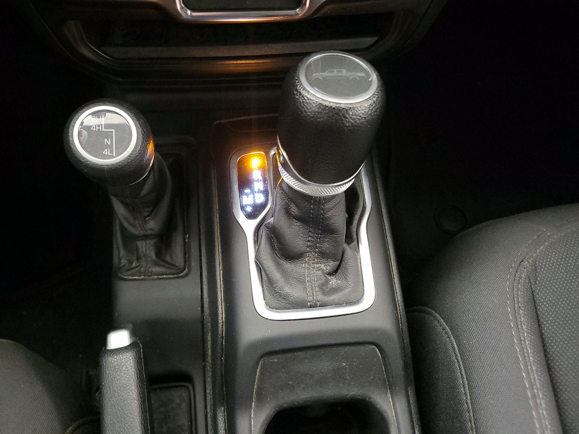 Thumbnail: 2022 Jeep Gladiator - 17