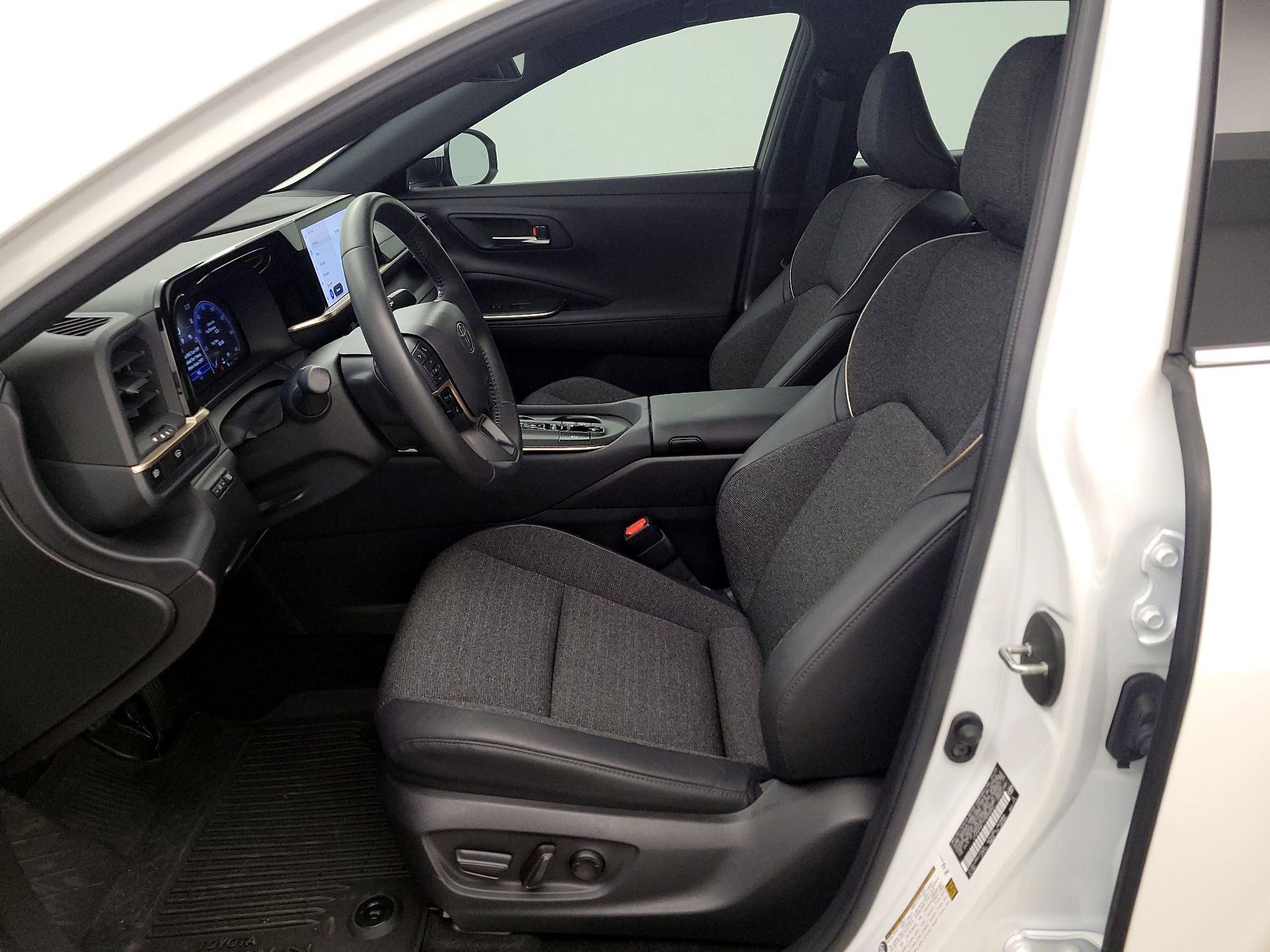 Thumbnail: 2023 Toyota Crown - 11