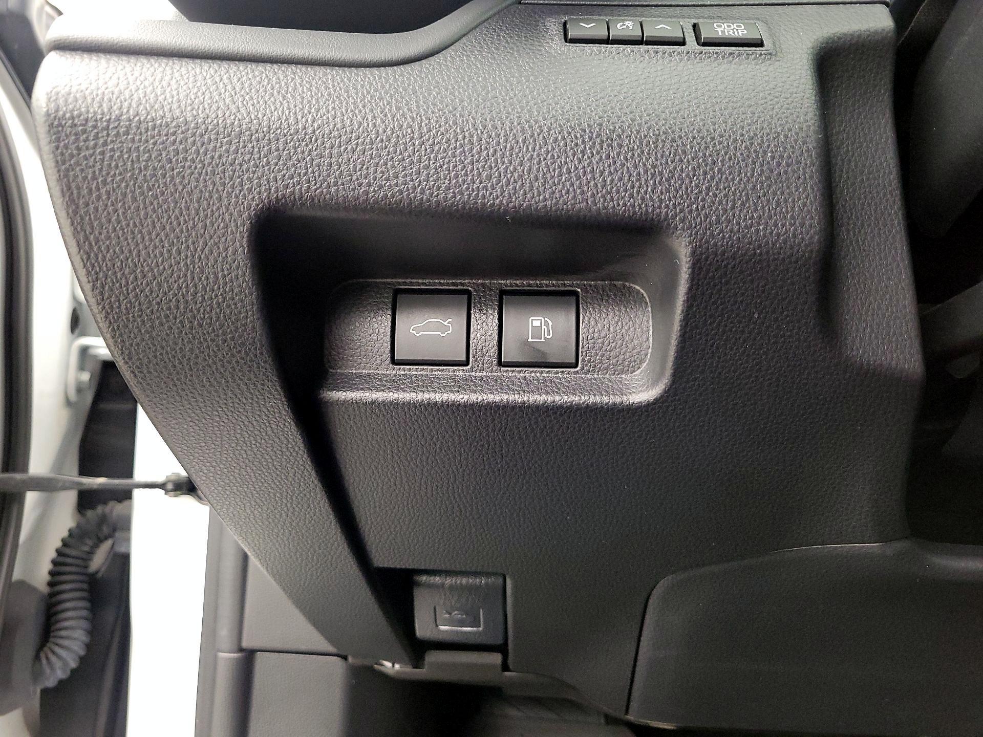 Thumbnail: 2023 Toyota Crown - 13