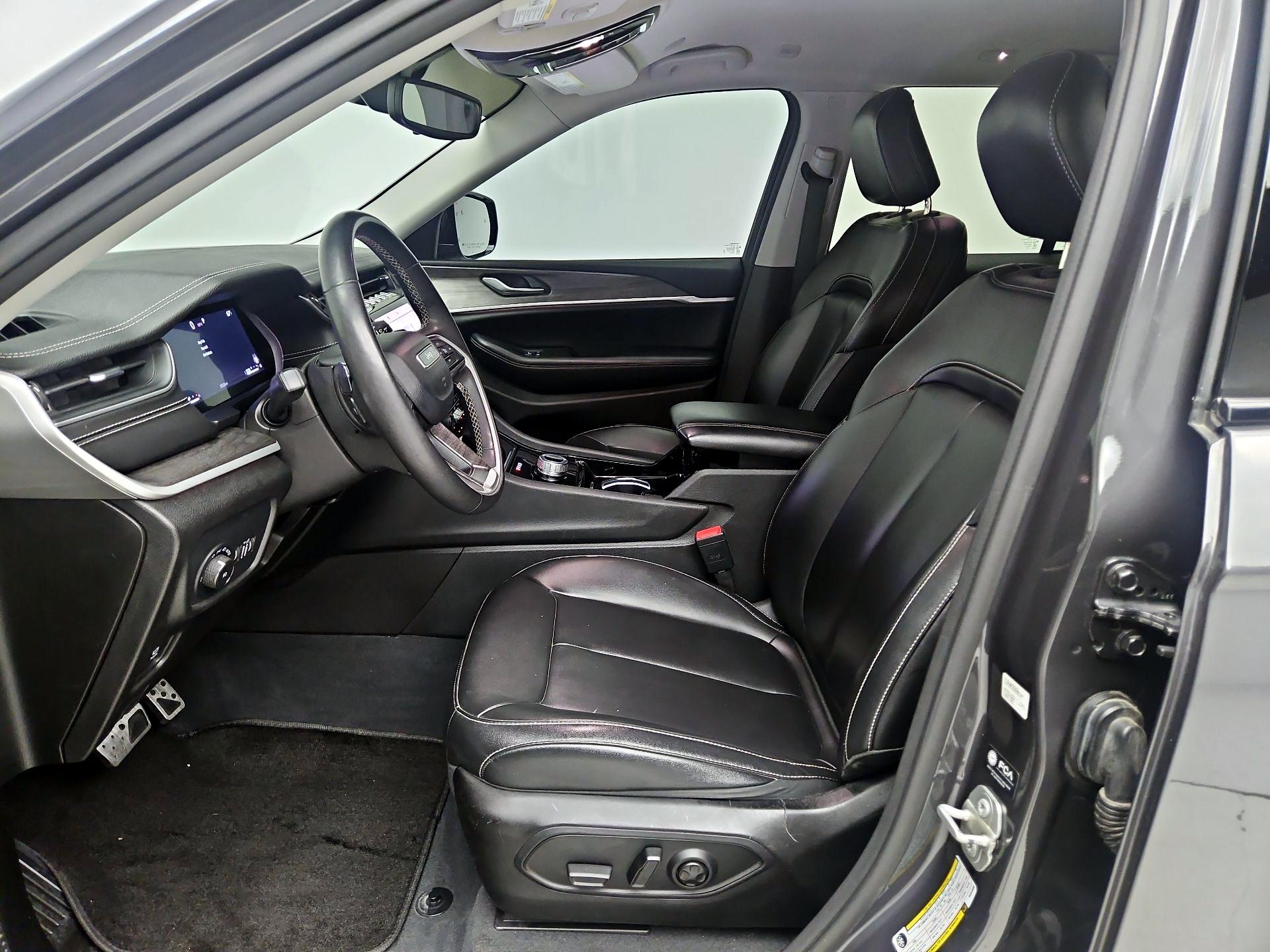 Thumbnail: 2023 Jeep Grand Cherokee - 11