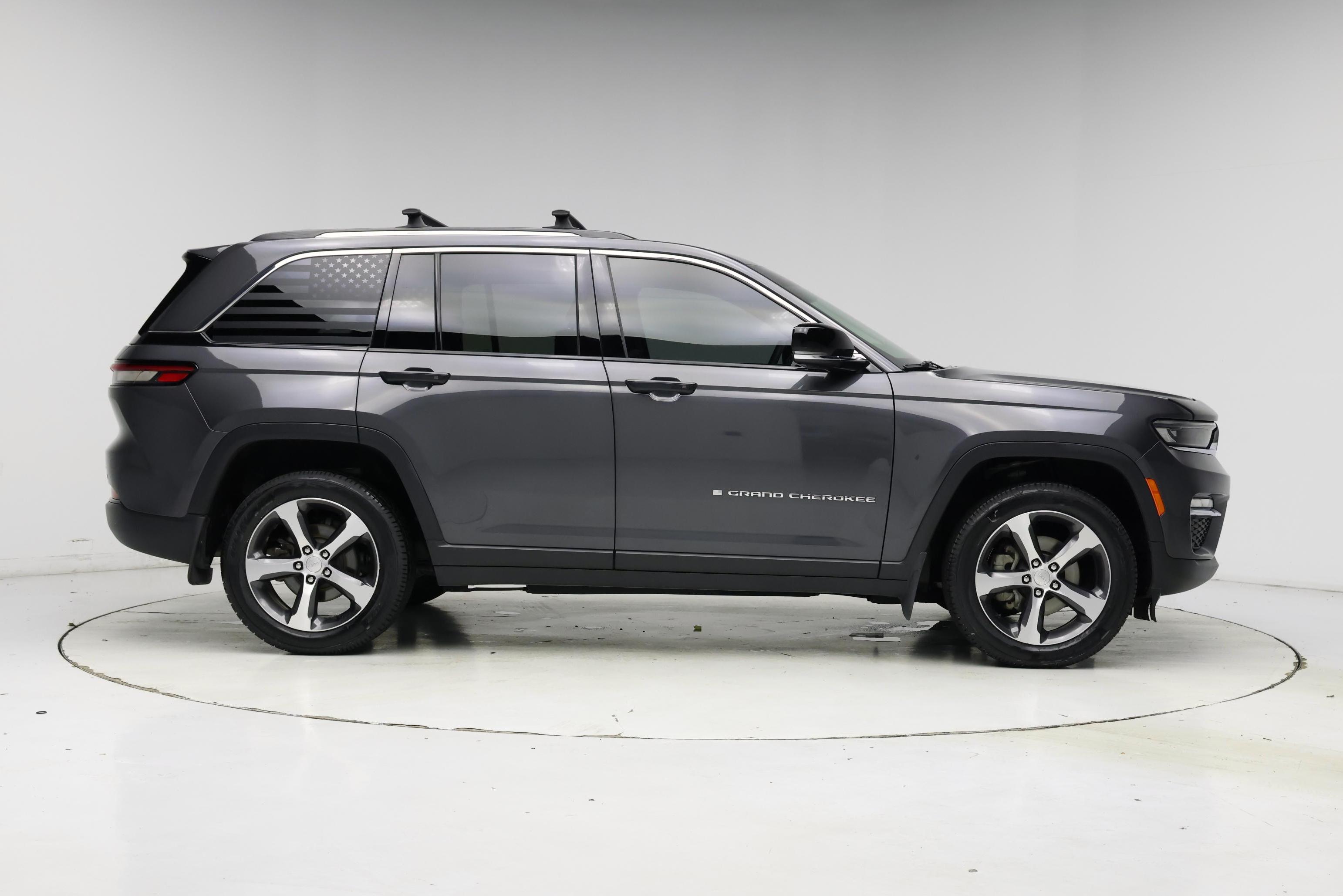 Thumbnail: 2023 Jeep Grand Cherokee - 7